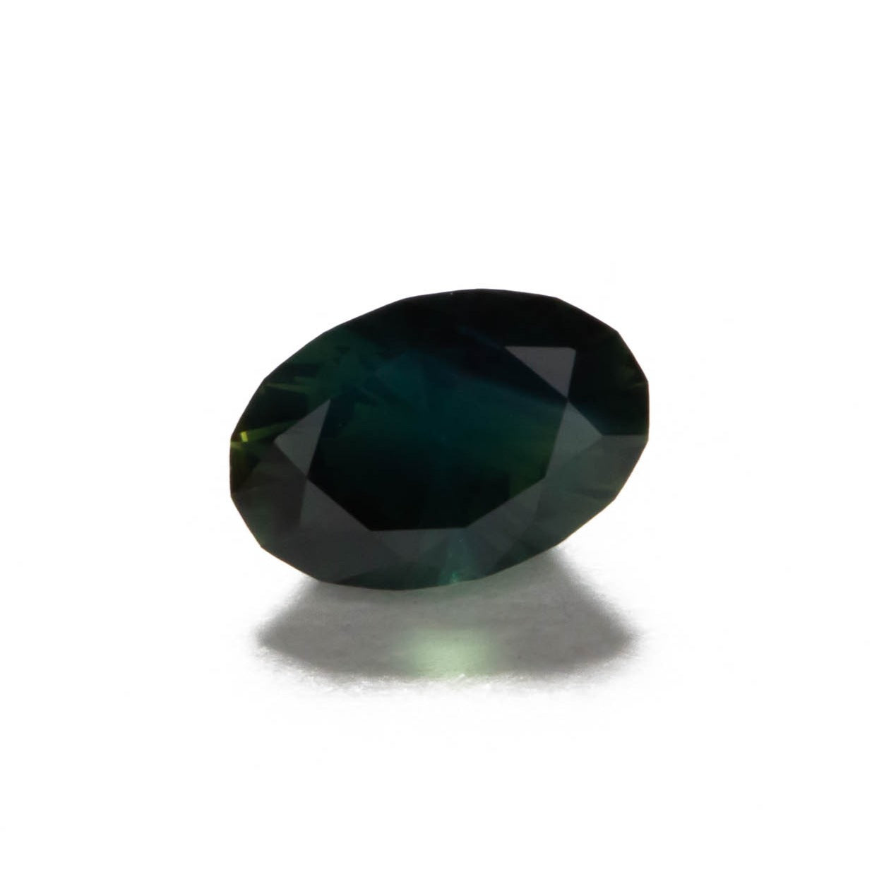 af0106 dark blue-green african sapphire oval