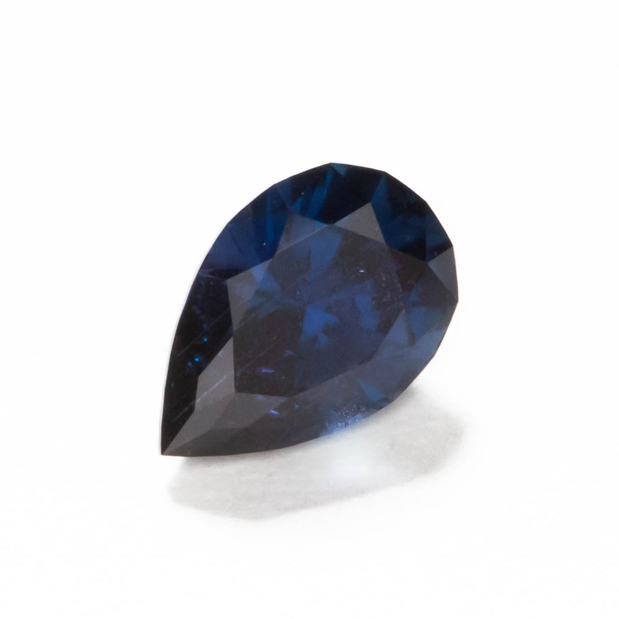 AF0130 rich blue pear african sapphire