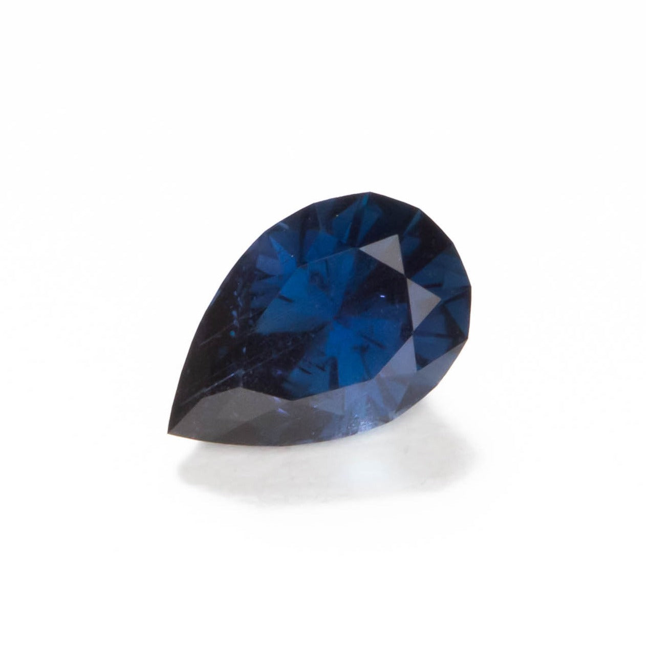 AF0130 rich blue pear african sapphire