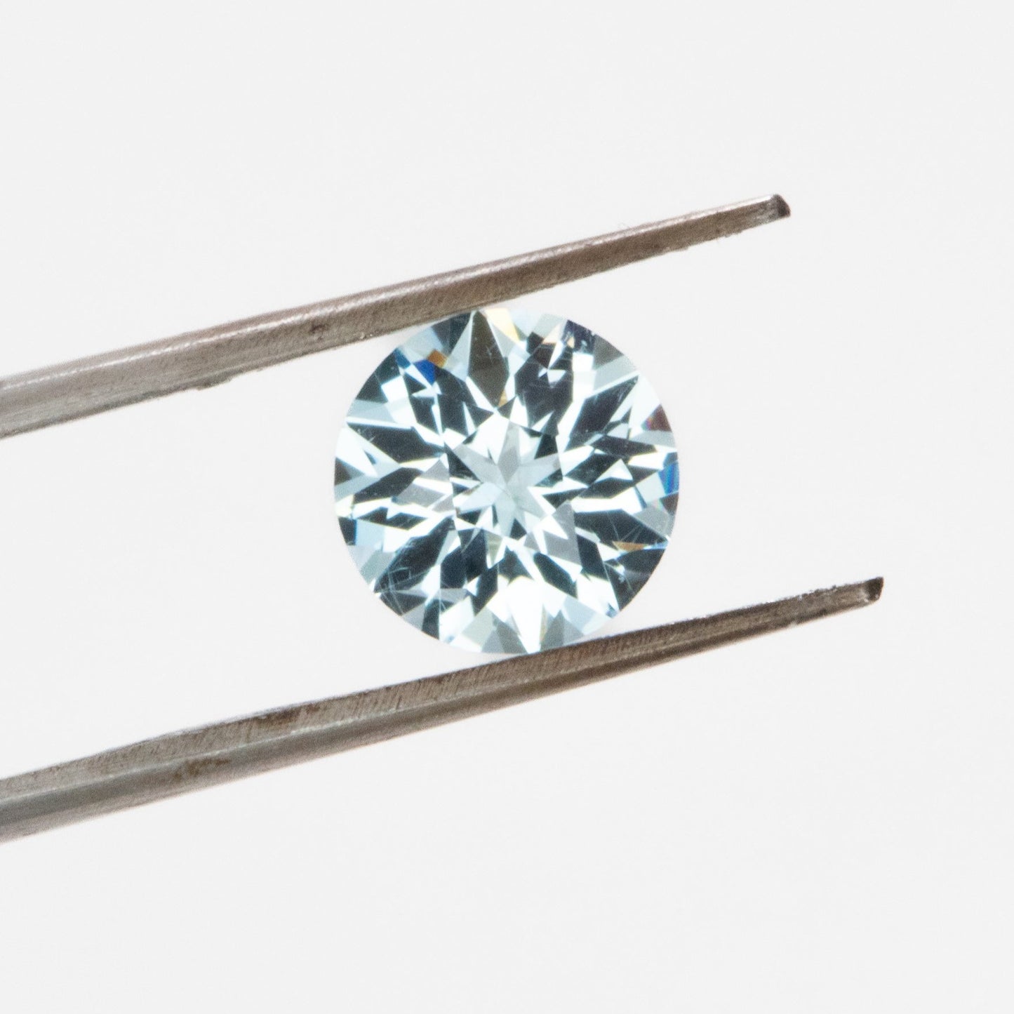 AQ0104 light blue aquamarine round