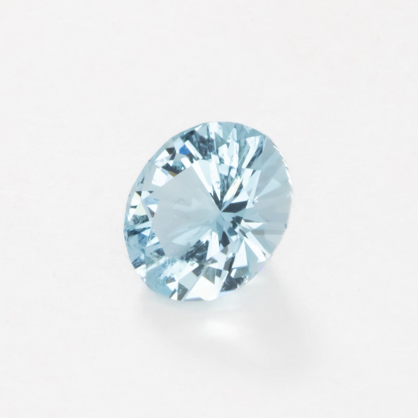 AQ0106 light blue oval aquamarine