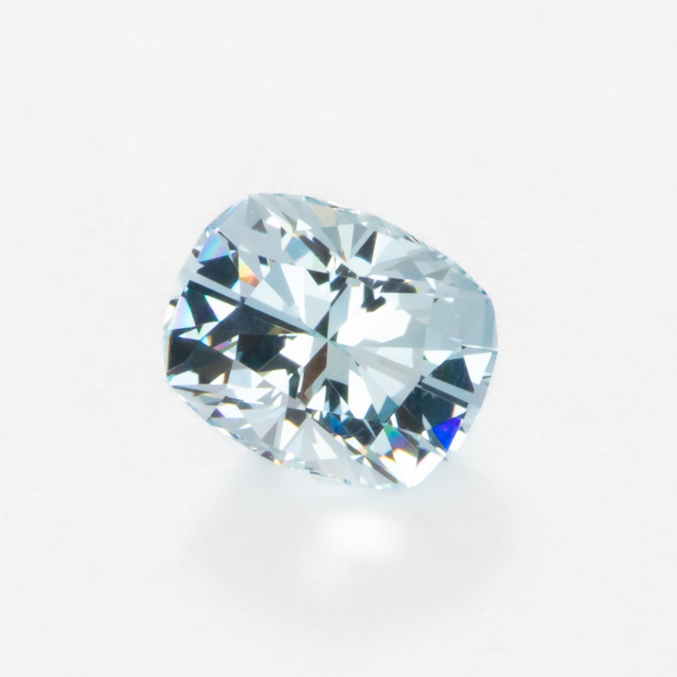 AQ0107 elongated cushion aquamarine