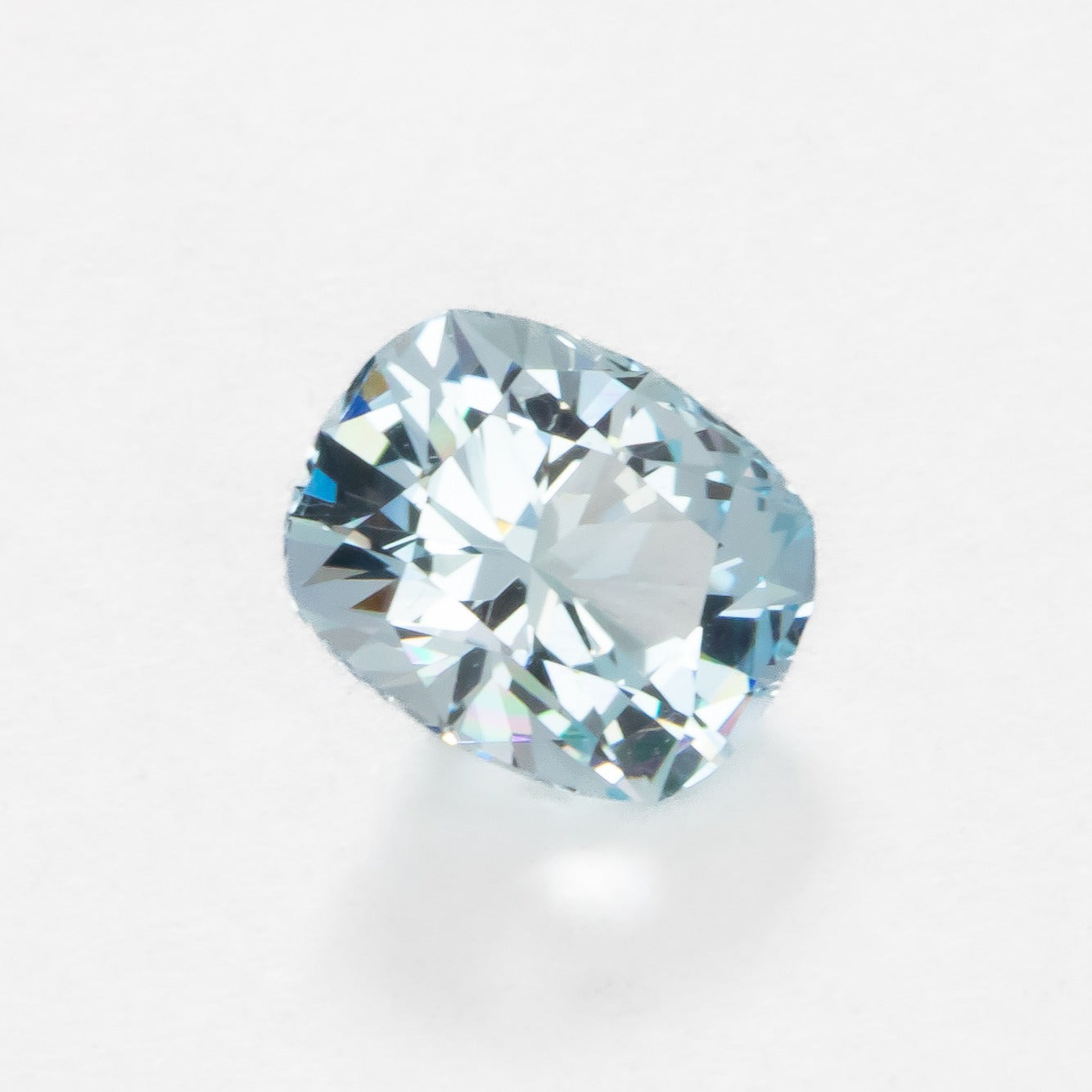 AQ0107 elongated cushion aquamarine