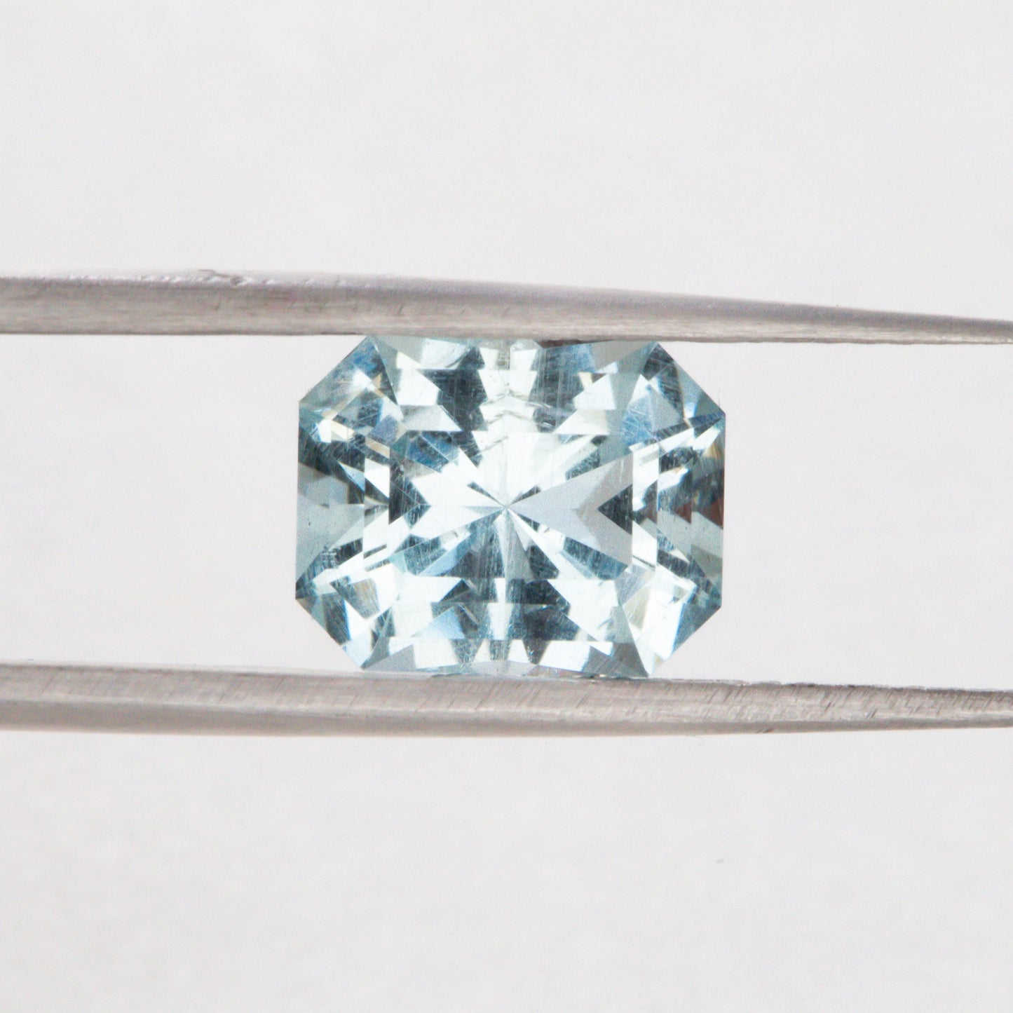 AQ0108 radiant cut aquamarine