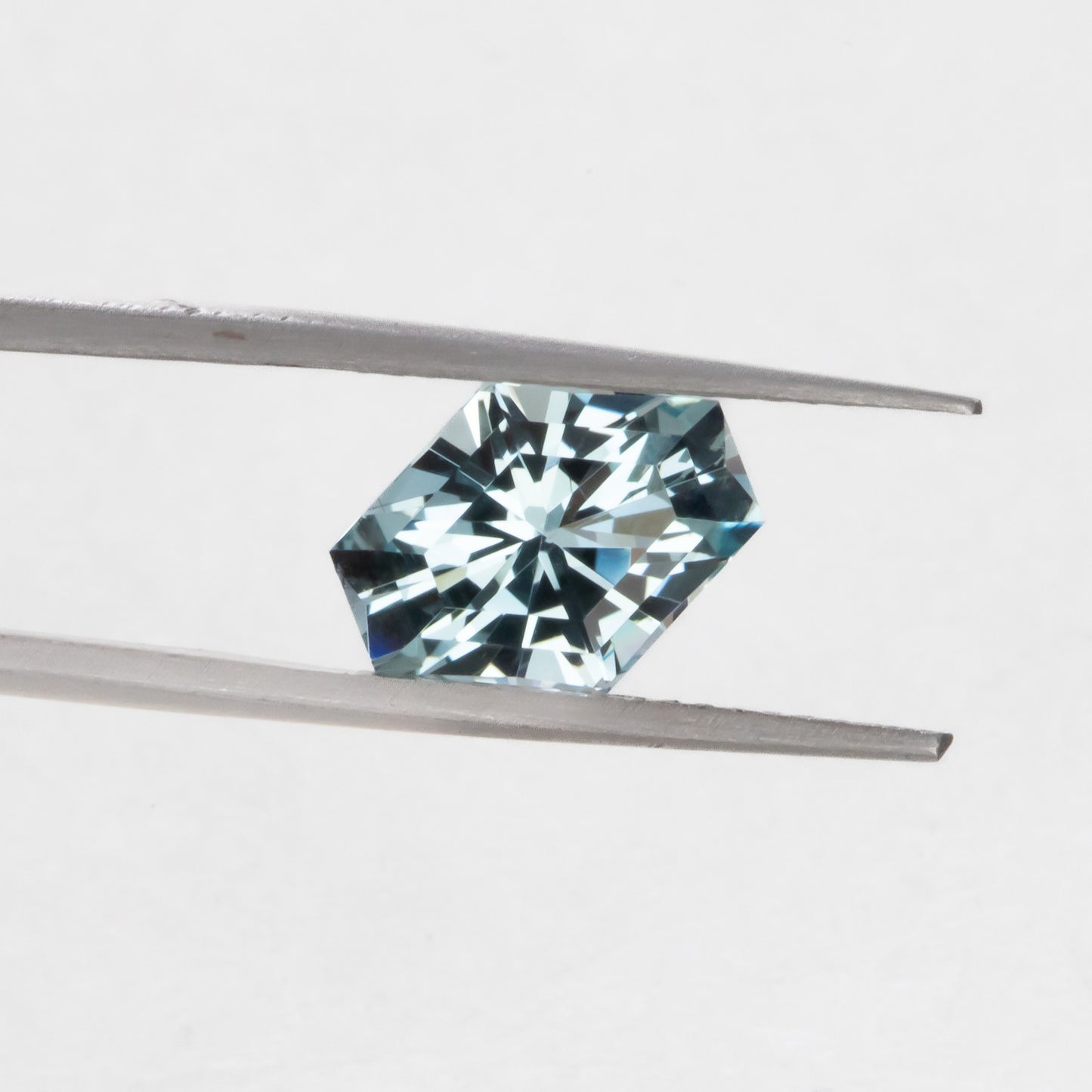 AQ0110 elongated hex aquamarine