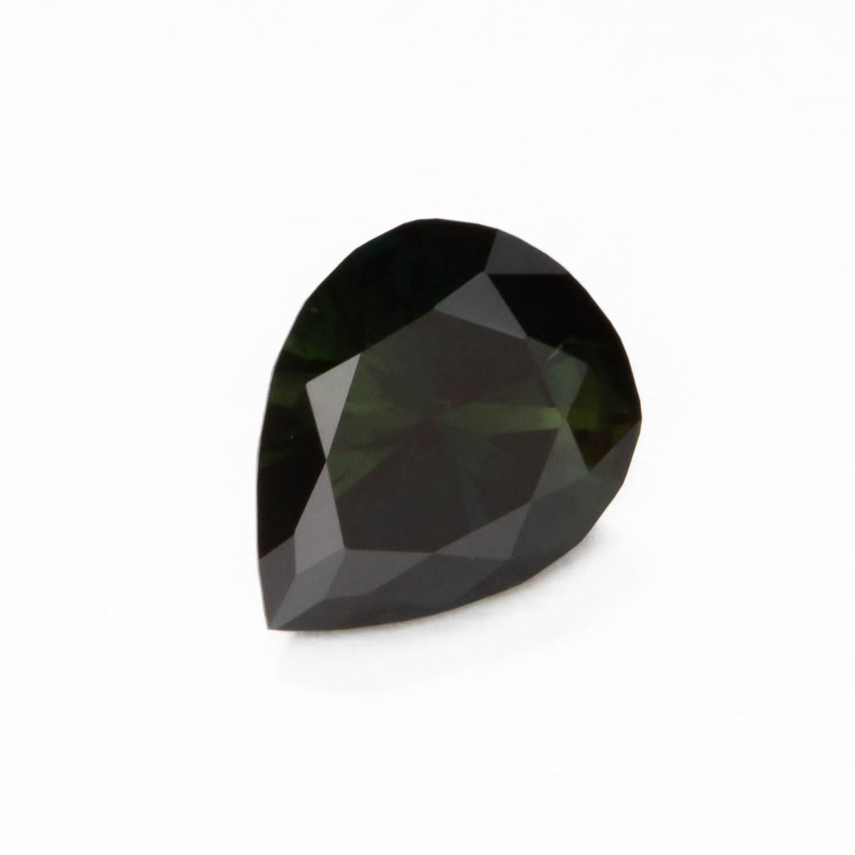 au0114 dark green australian sapphire pear