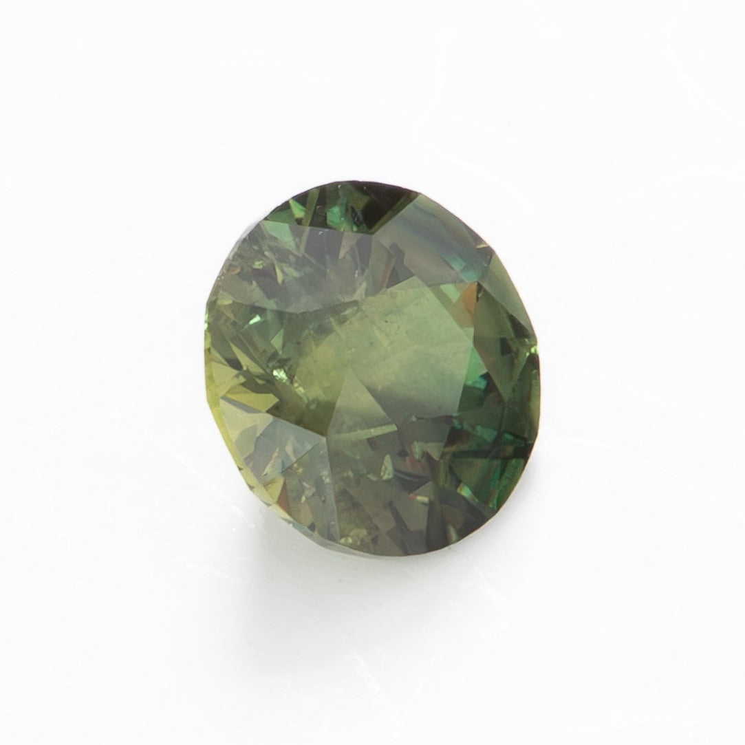 AU0121 green round australian sapphire