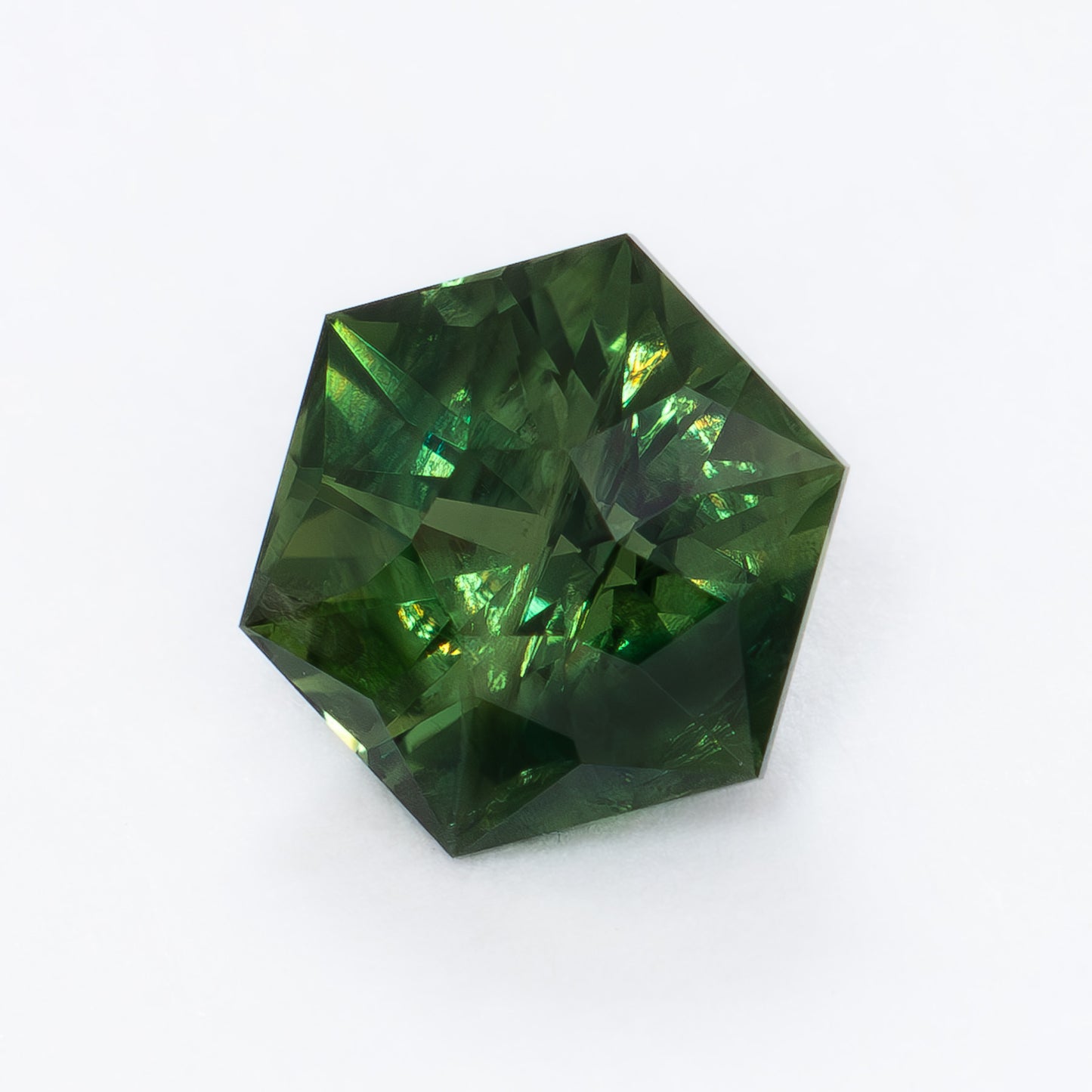 AU0125 green-yellow hex australian sapphire
