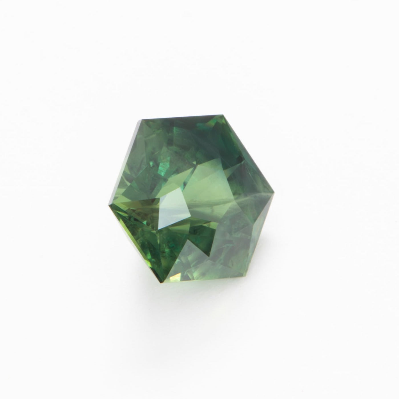 AU0125 green-yellow hex cut australian sapphire