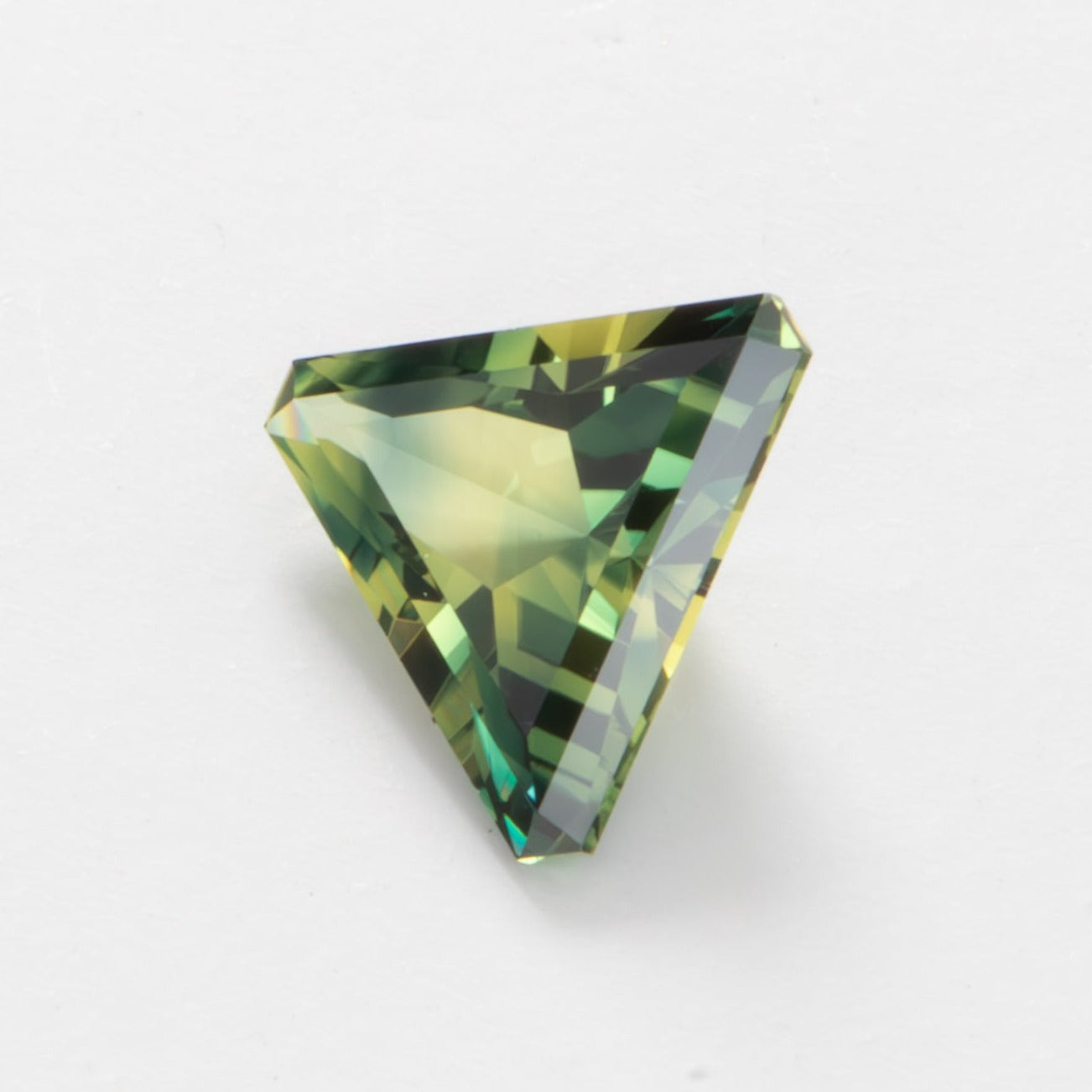 AU0129 yellow green bi-color trilliant australian sapphire