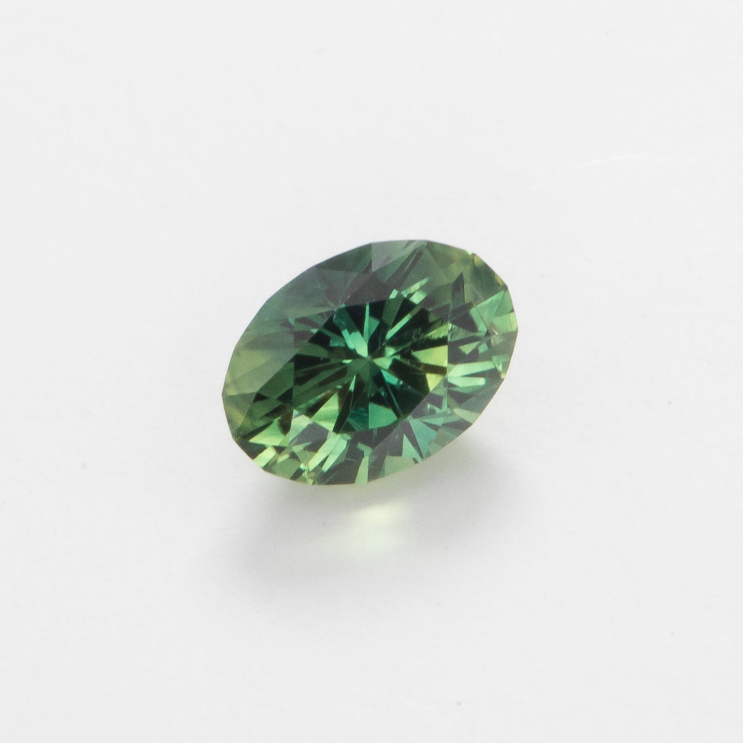 AU0130 green australian sapphire oval