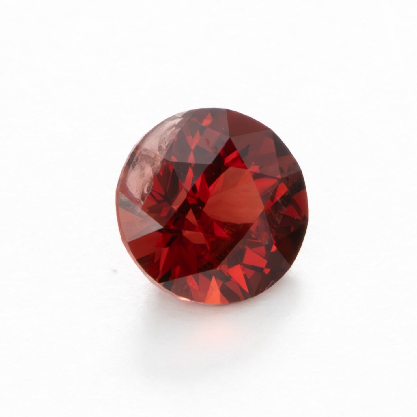 GR0112 red garnet round