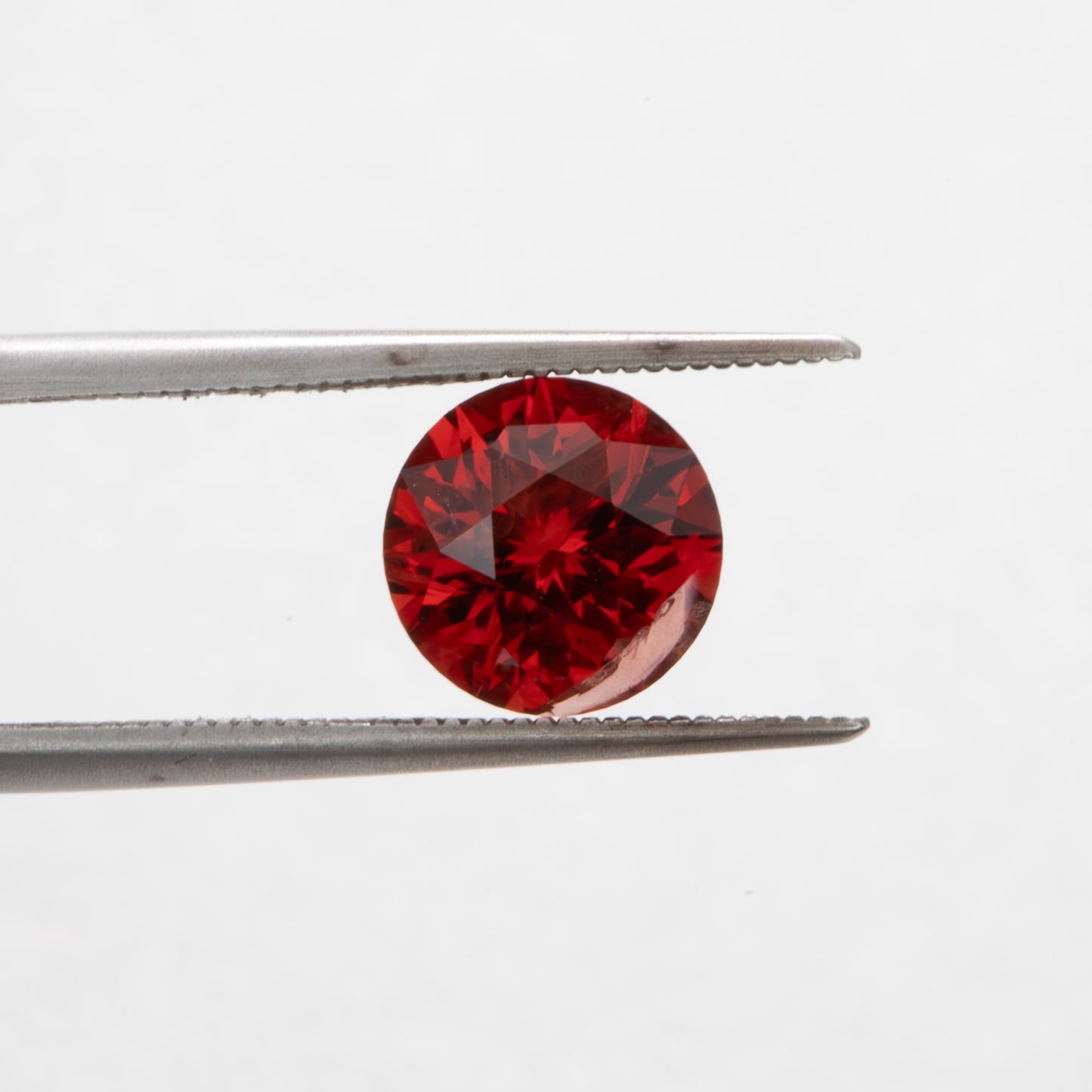 GR0112 red garnet round