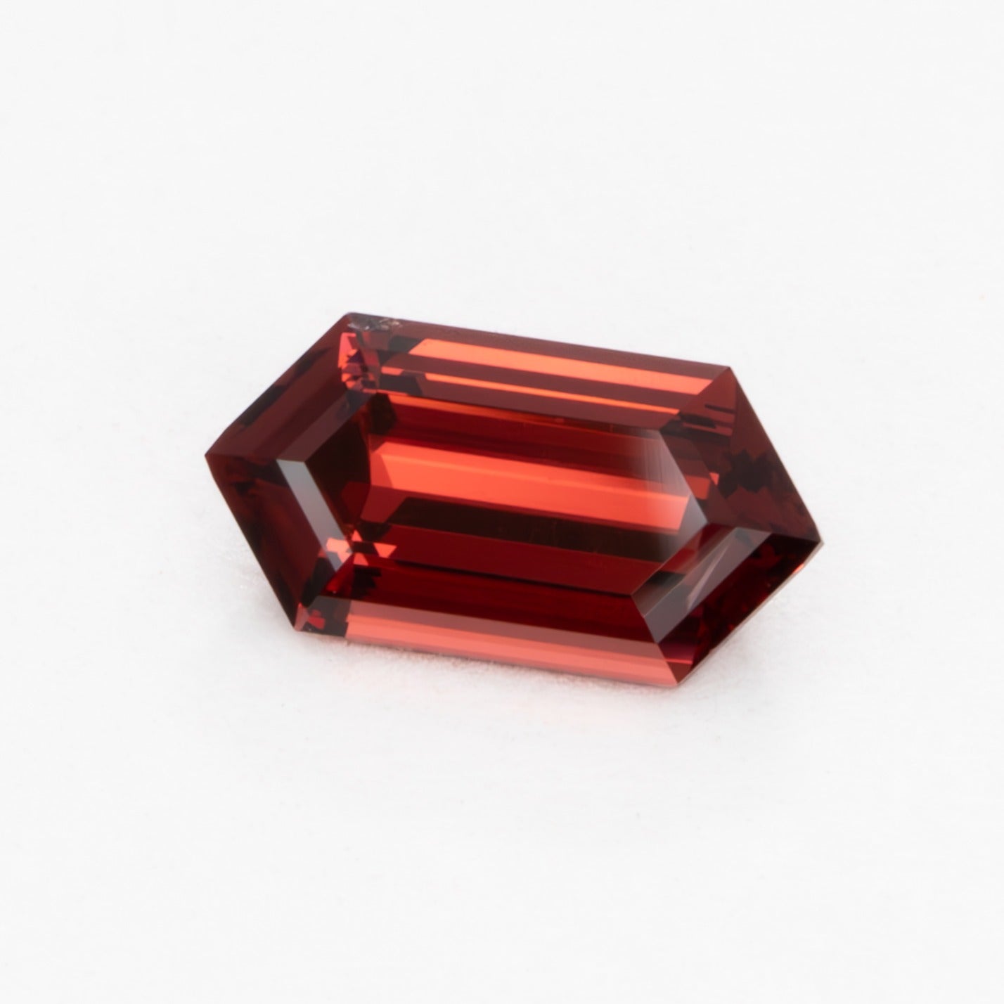 GR0117 red malaya garnet dutch marquise