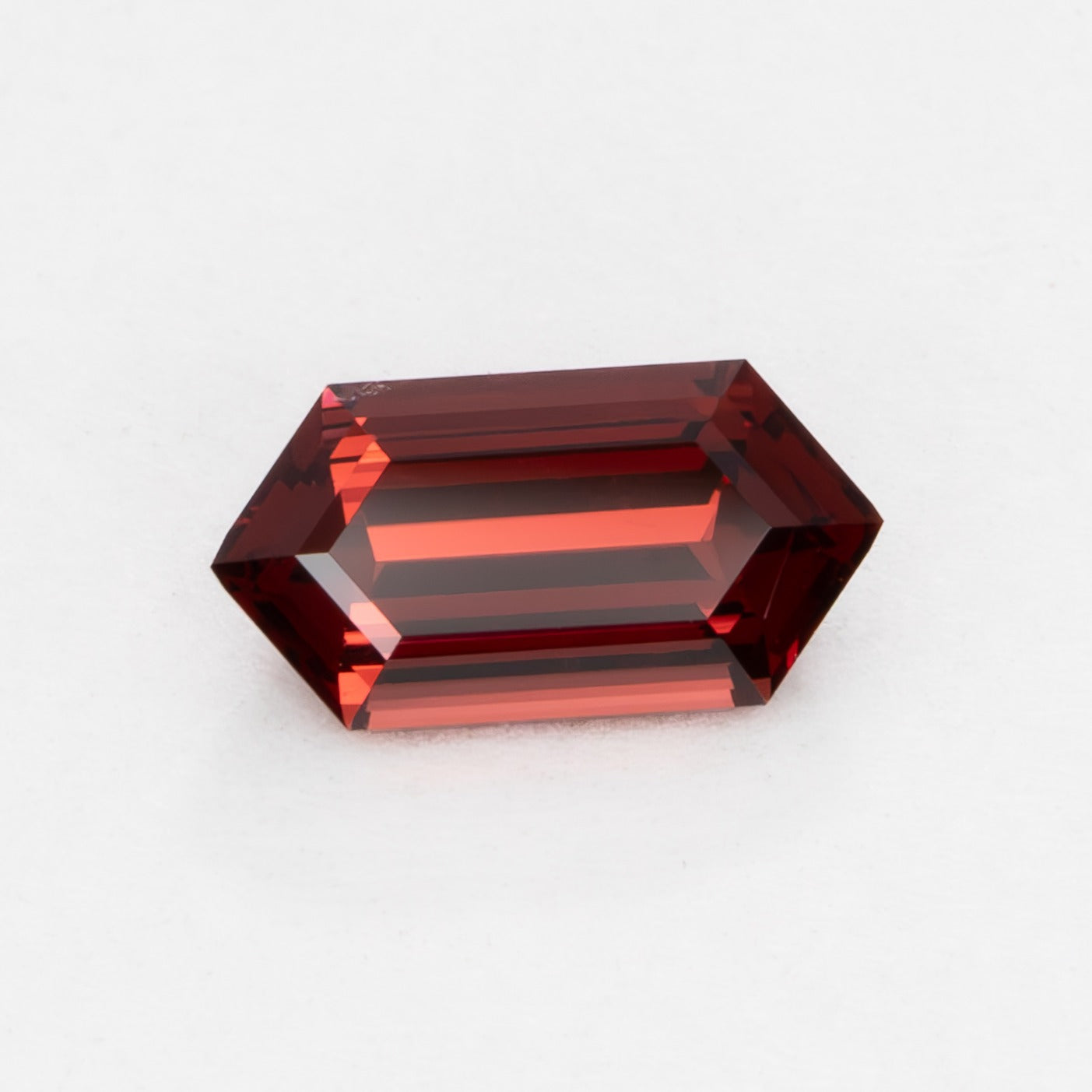 GR0117 red malaya garnet dutch marquise