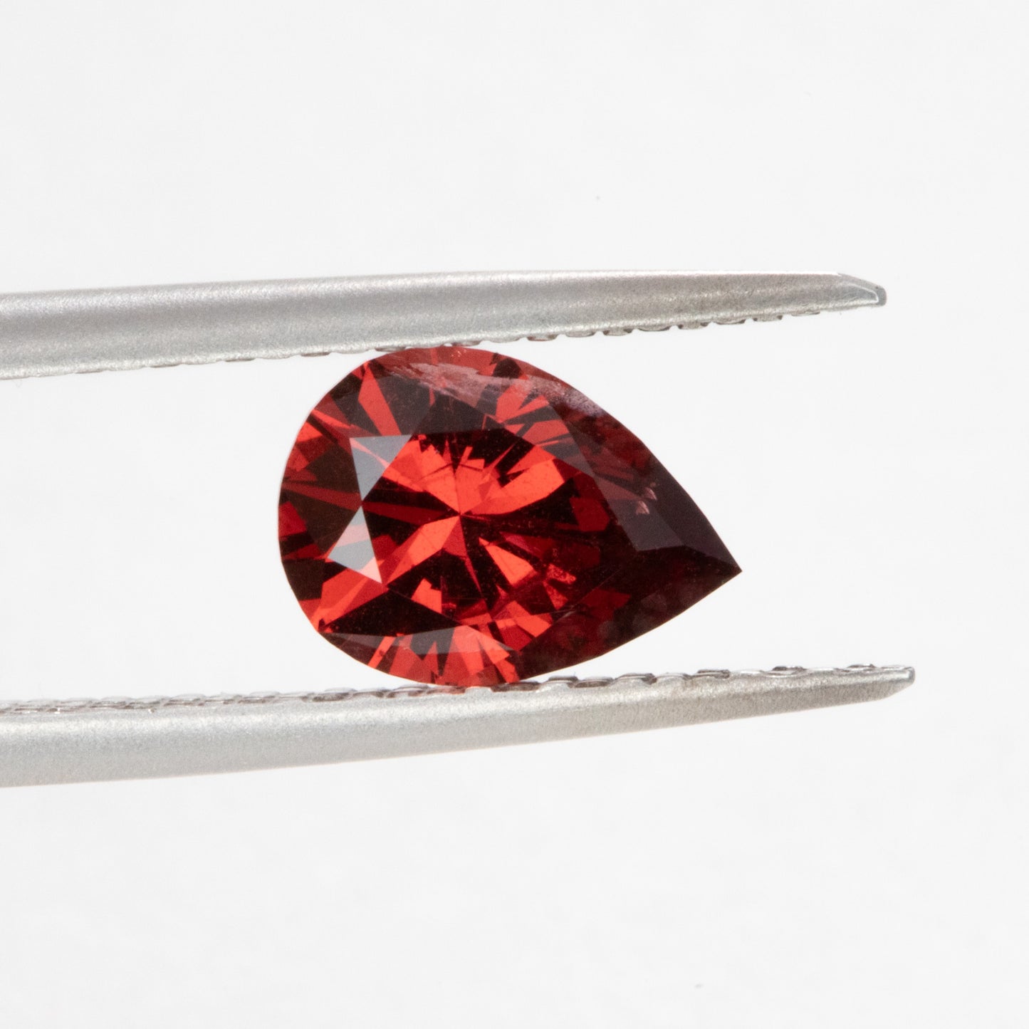 GR0121 red malaya garnet pear
