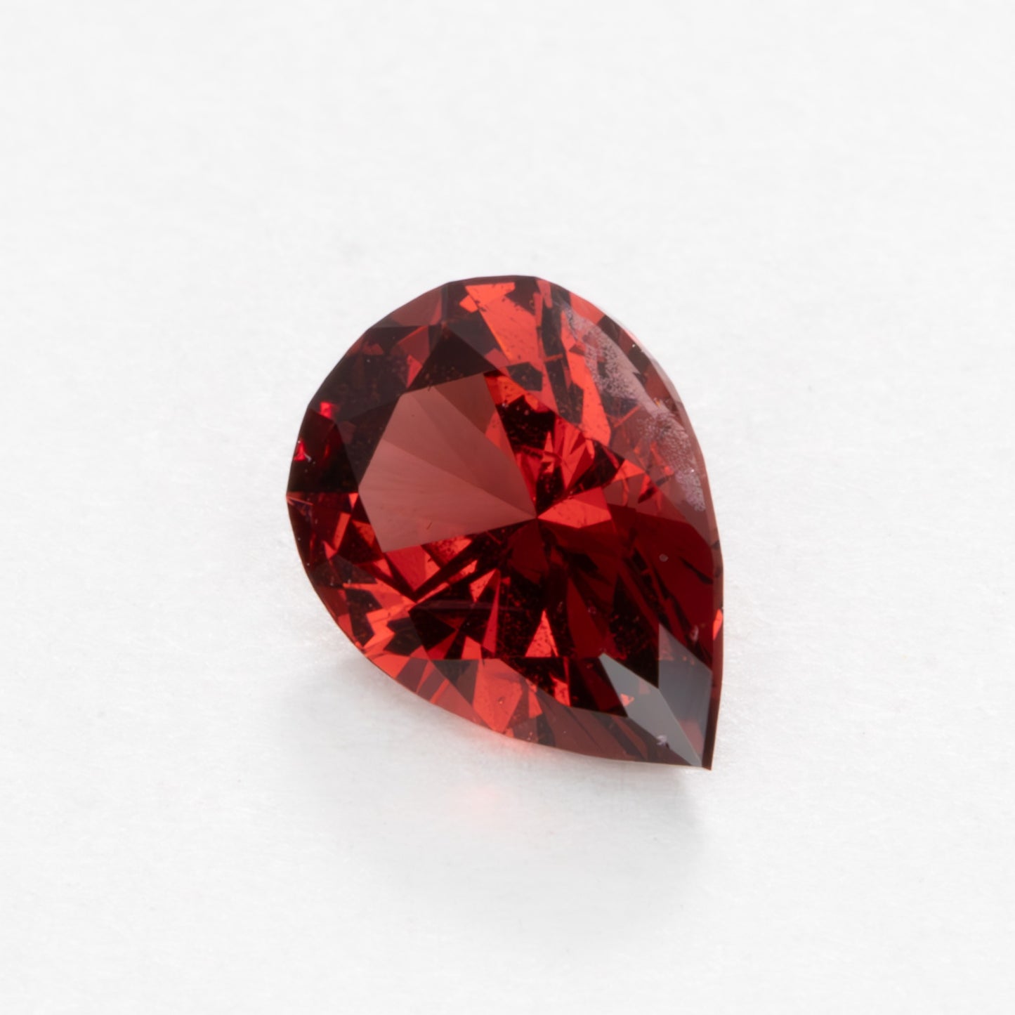 GR0121 red malaya garnet pear
