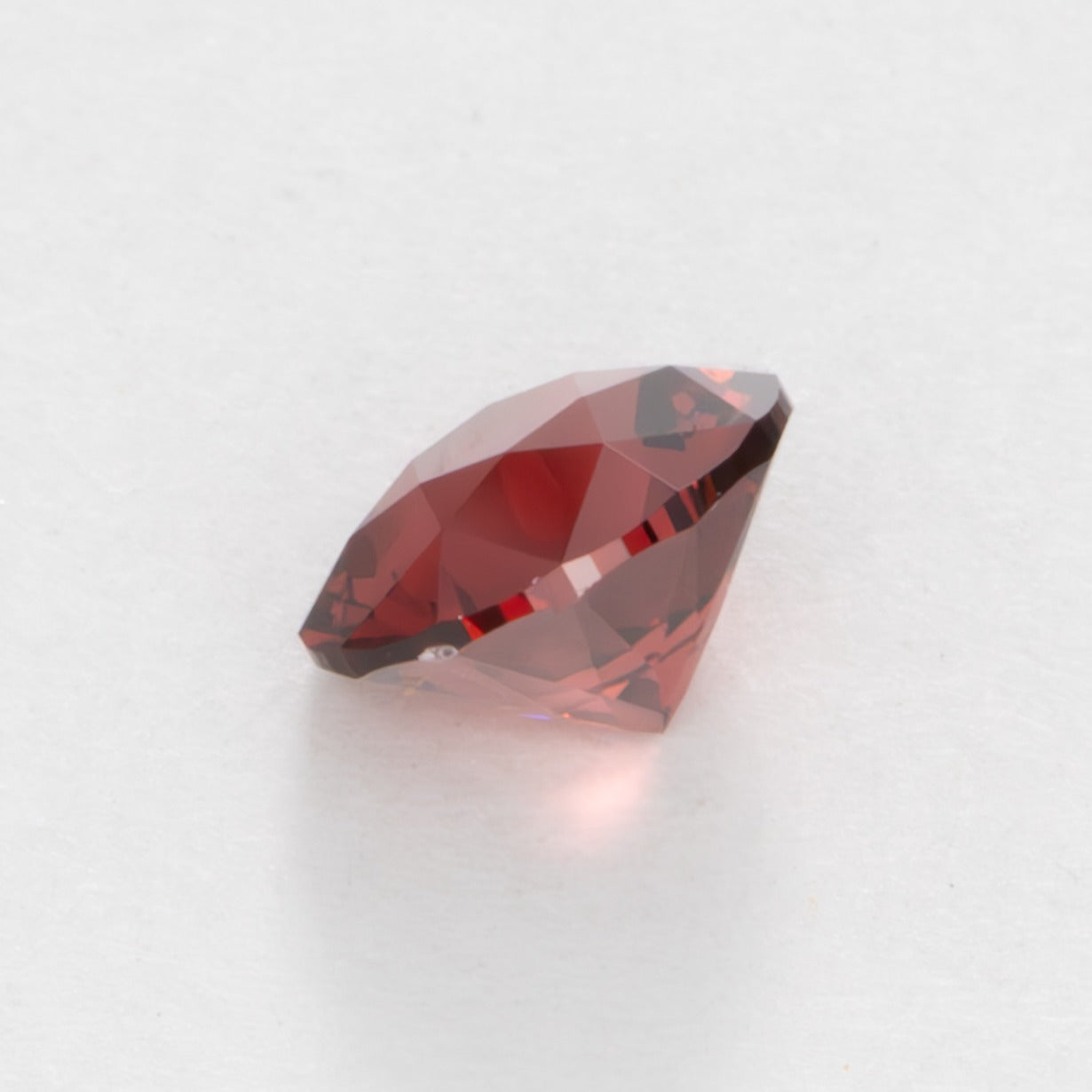 GR0122 red malay garnet round