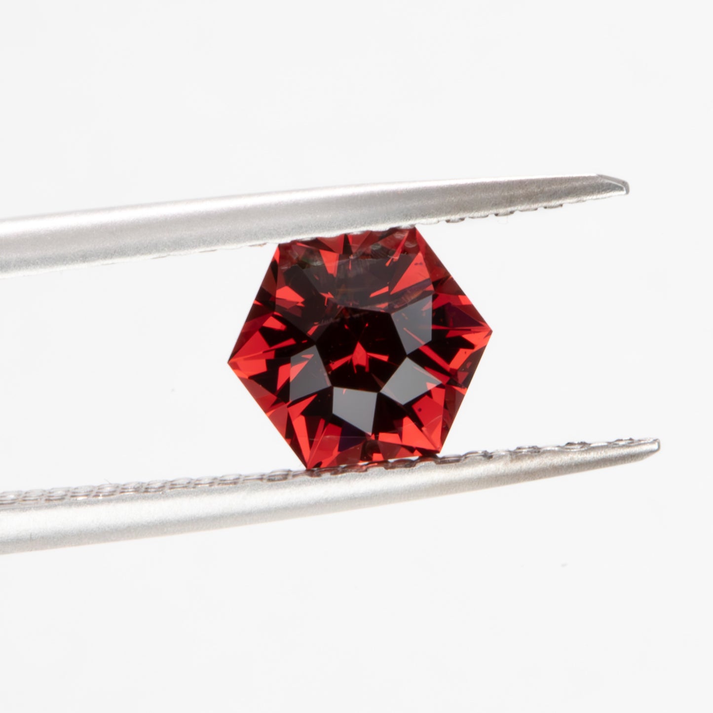 GR0123 red malaya garnet hex cut