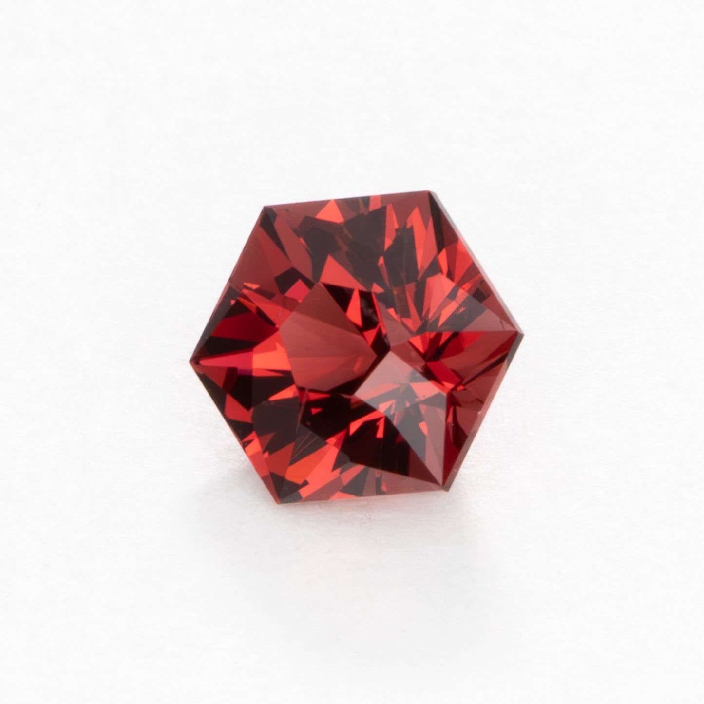 GR0123 red malaya garnet hex cut