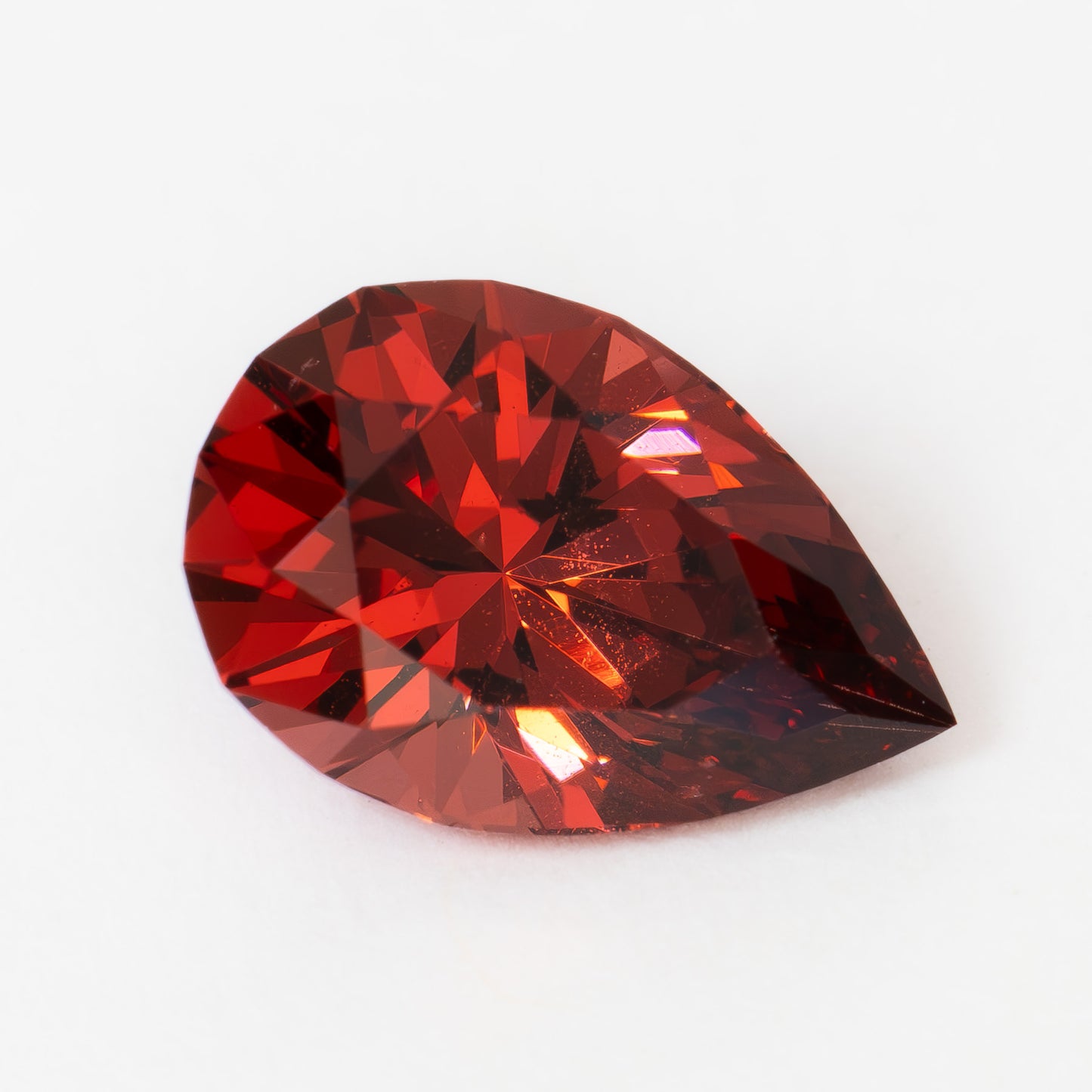 GR0128 1.32ct pear cut red garnet