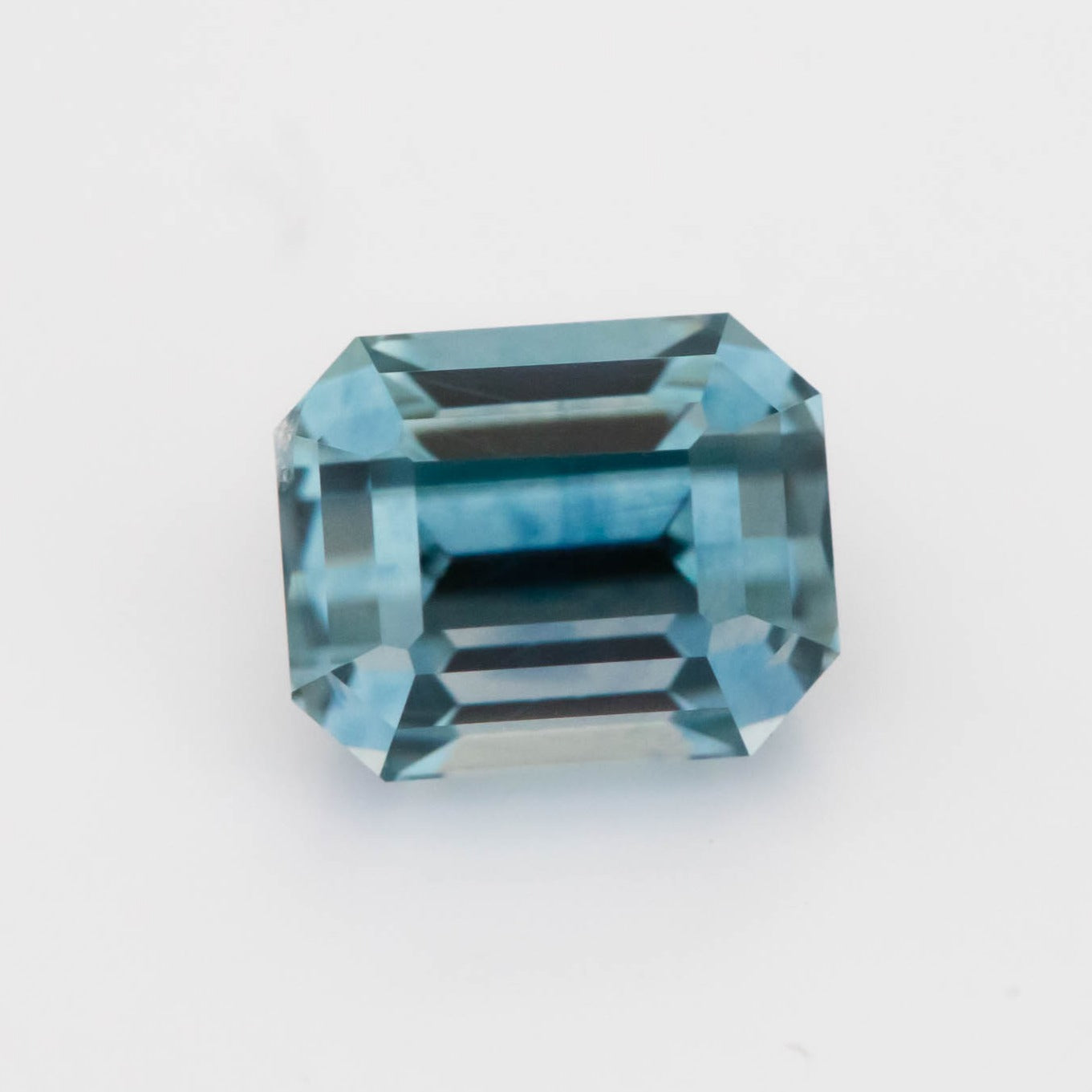 MS0108 light blue step cut montana sapphire