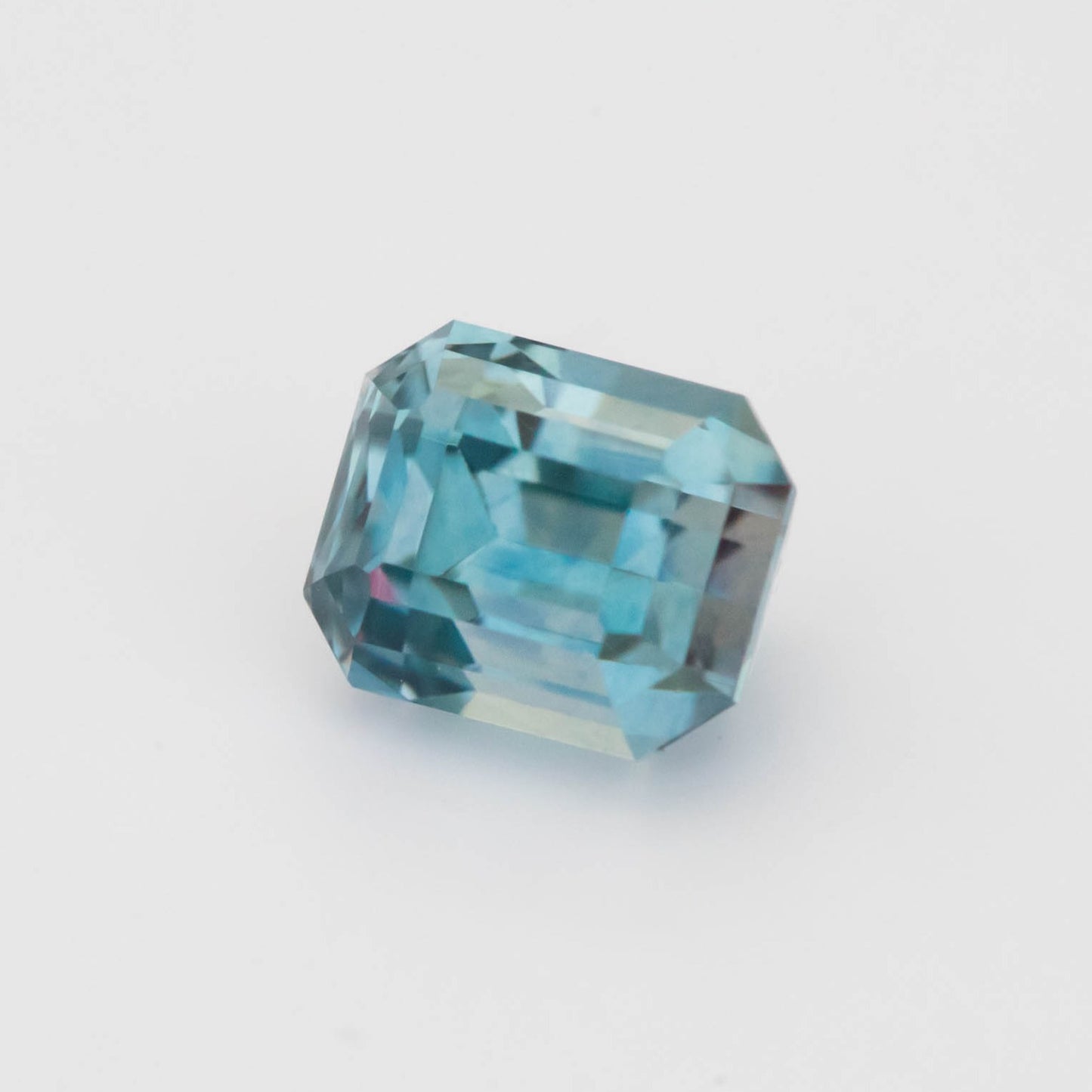 MS0108 light blue step cut montana sapphire