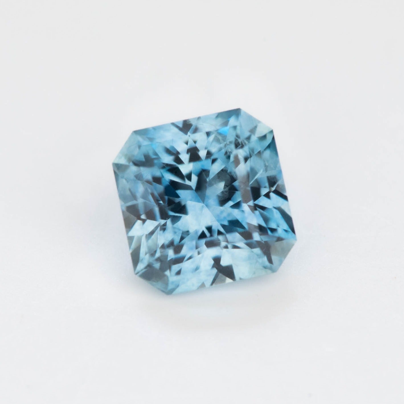 MS0111 light blue asscher montana sapphire