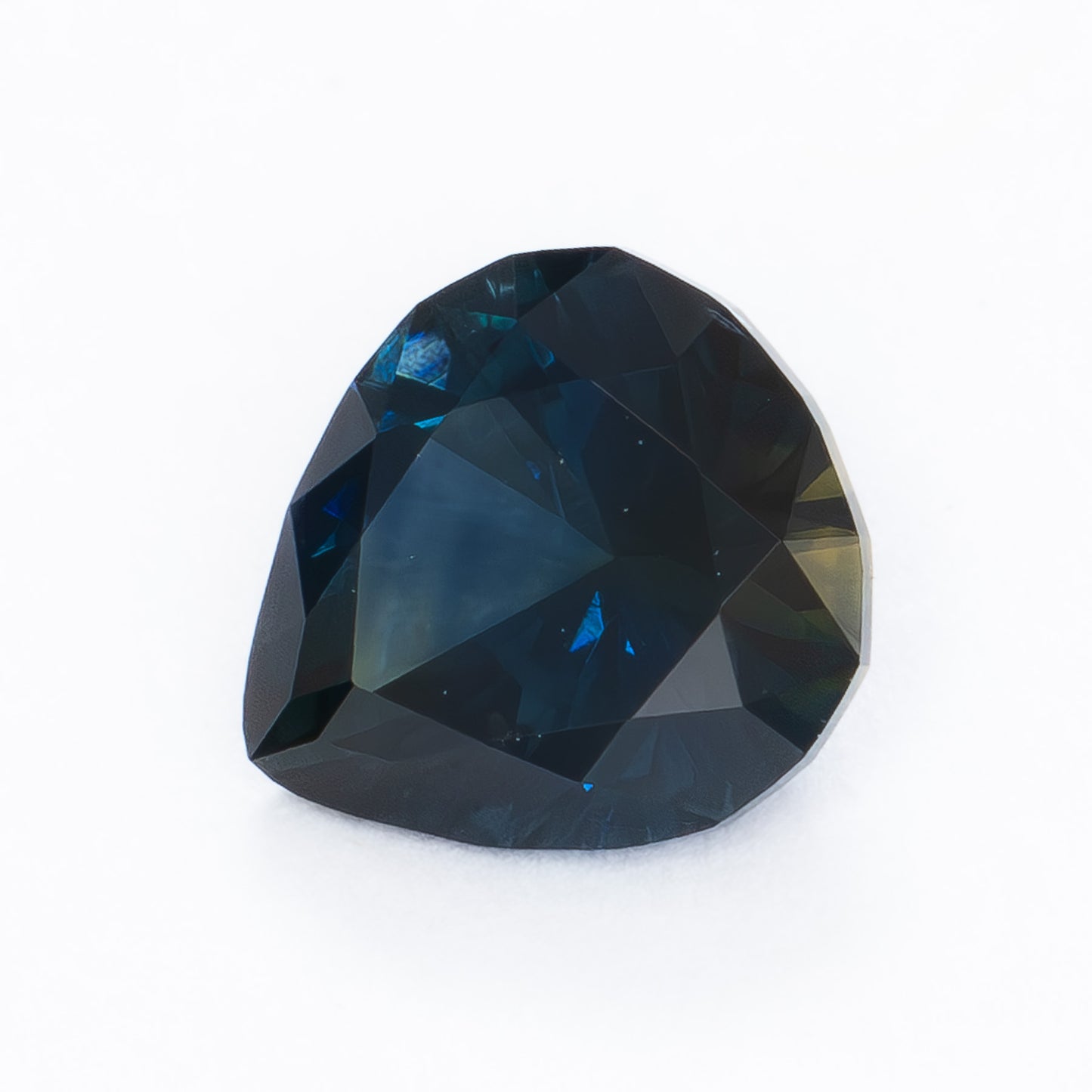 MS0159 midnight blue pear montana sapphire