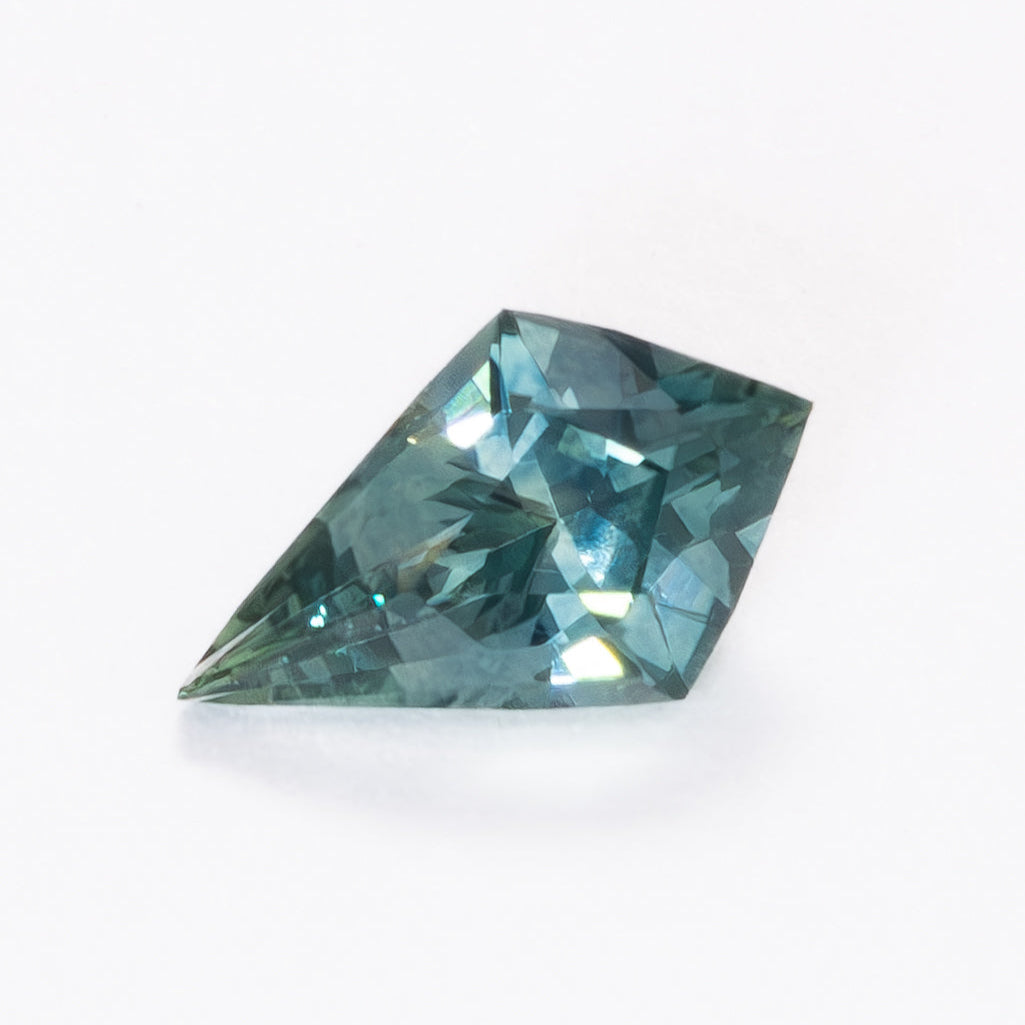 MS0193 kite cut blue montana sapphire