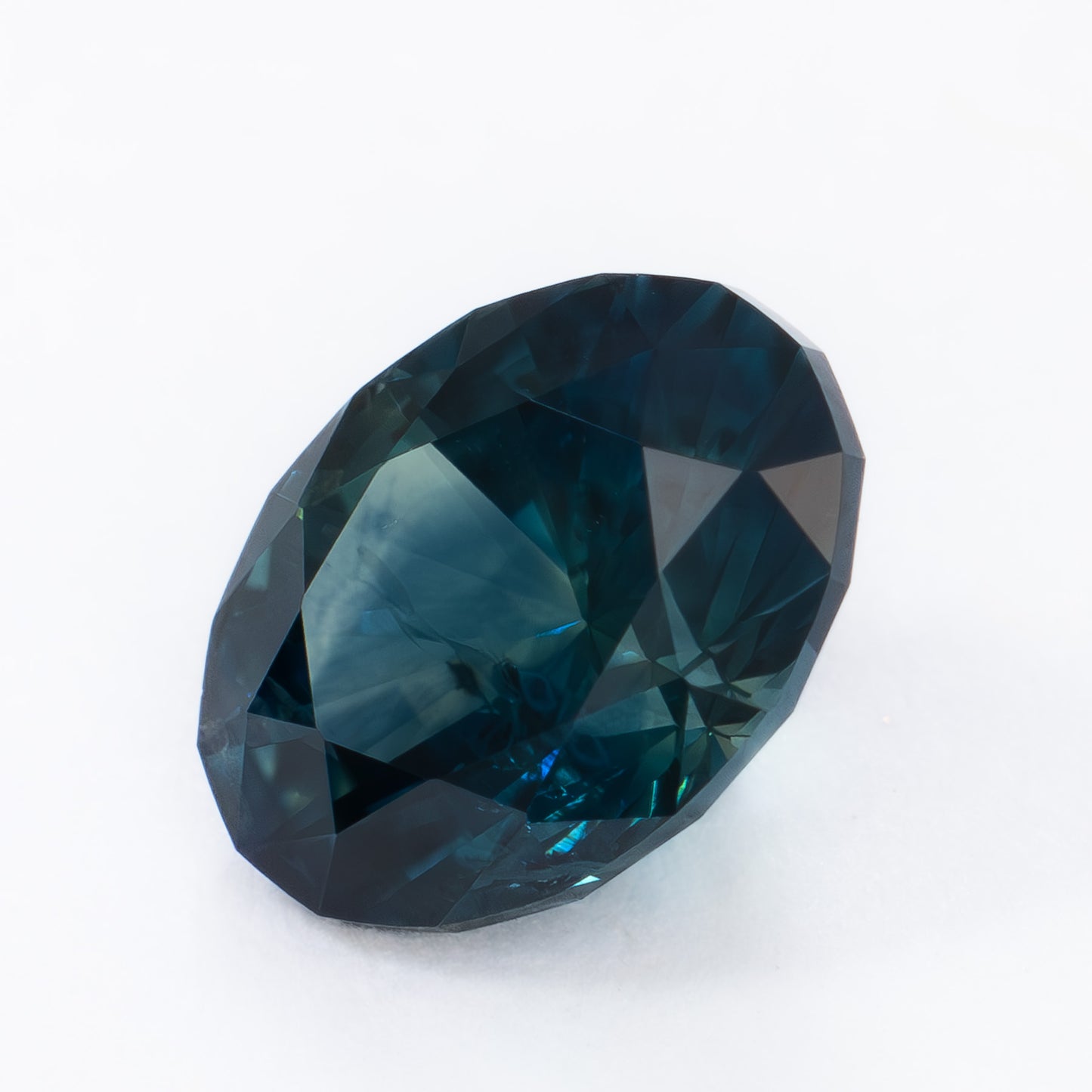 MS0249 dark blue oval montana sapphire