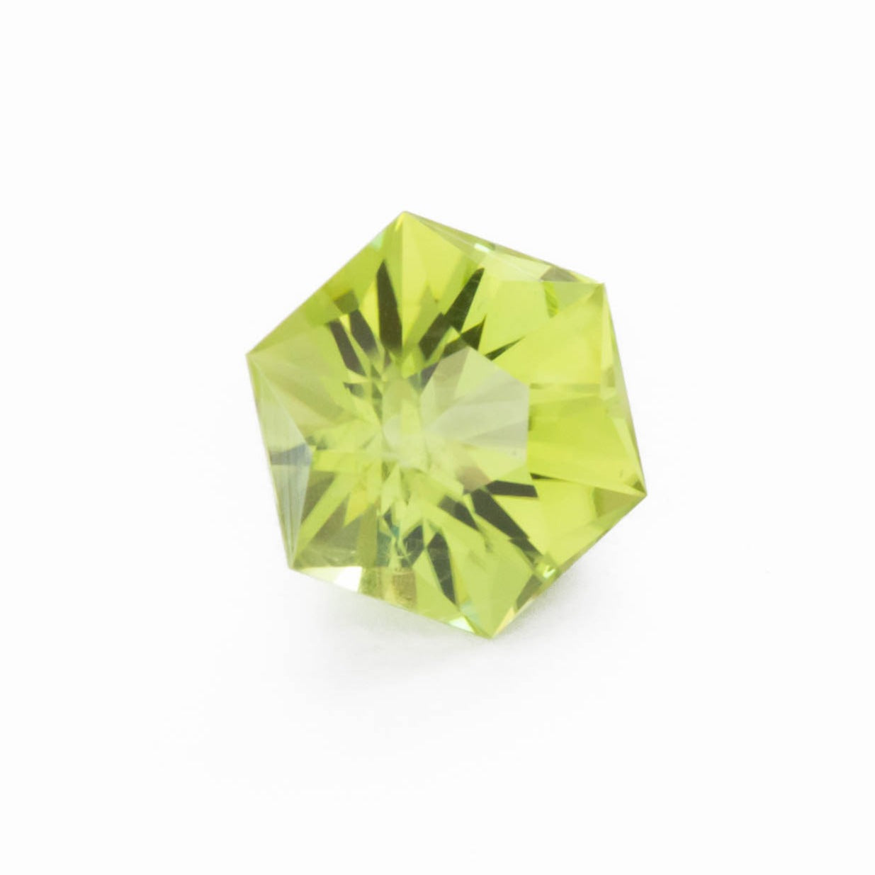 PD0104 green hex cut peridot