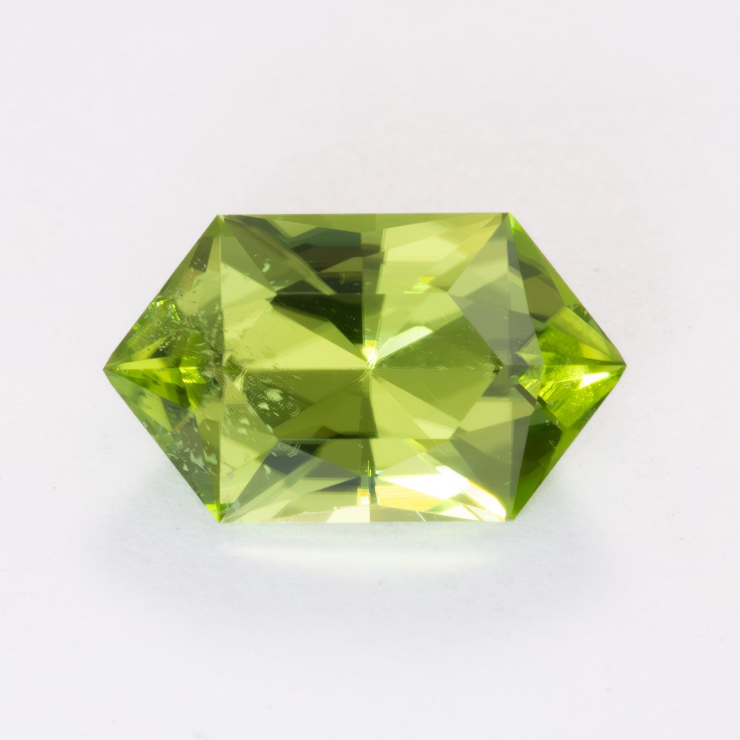PD0106 dutch marquise vibrant green peridot