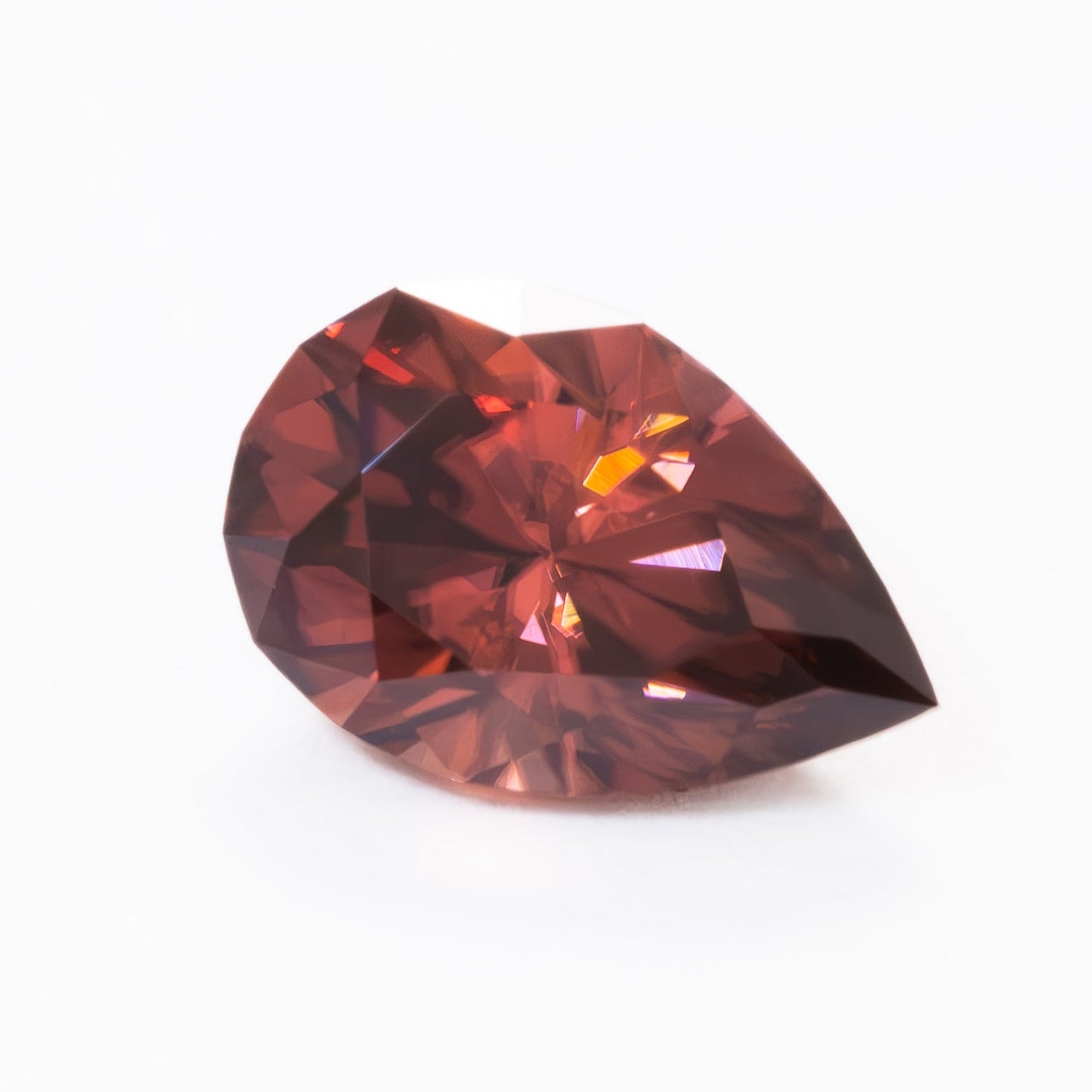 ZR0135 copper red pear zircon