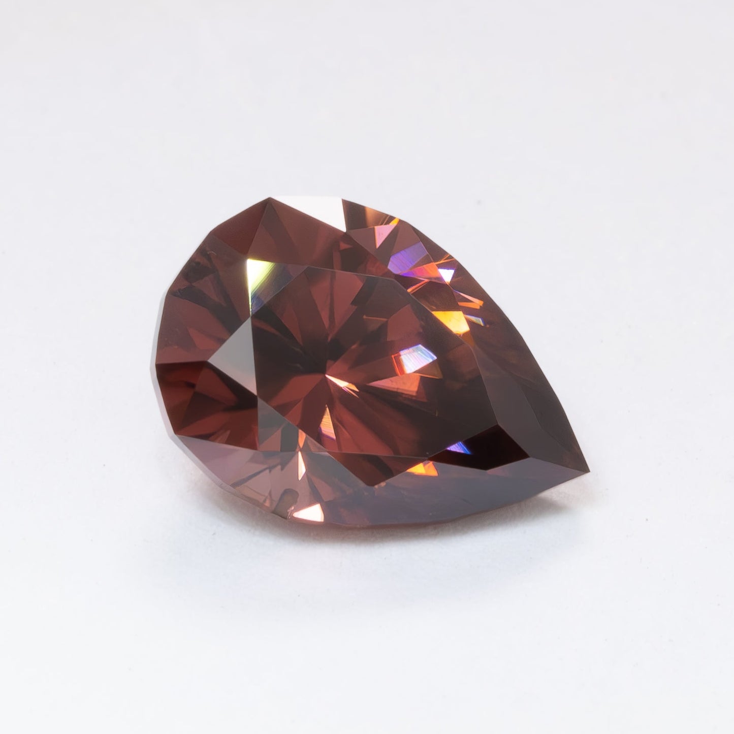 ZR0136 copper-red pear zircon