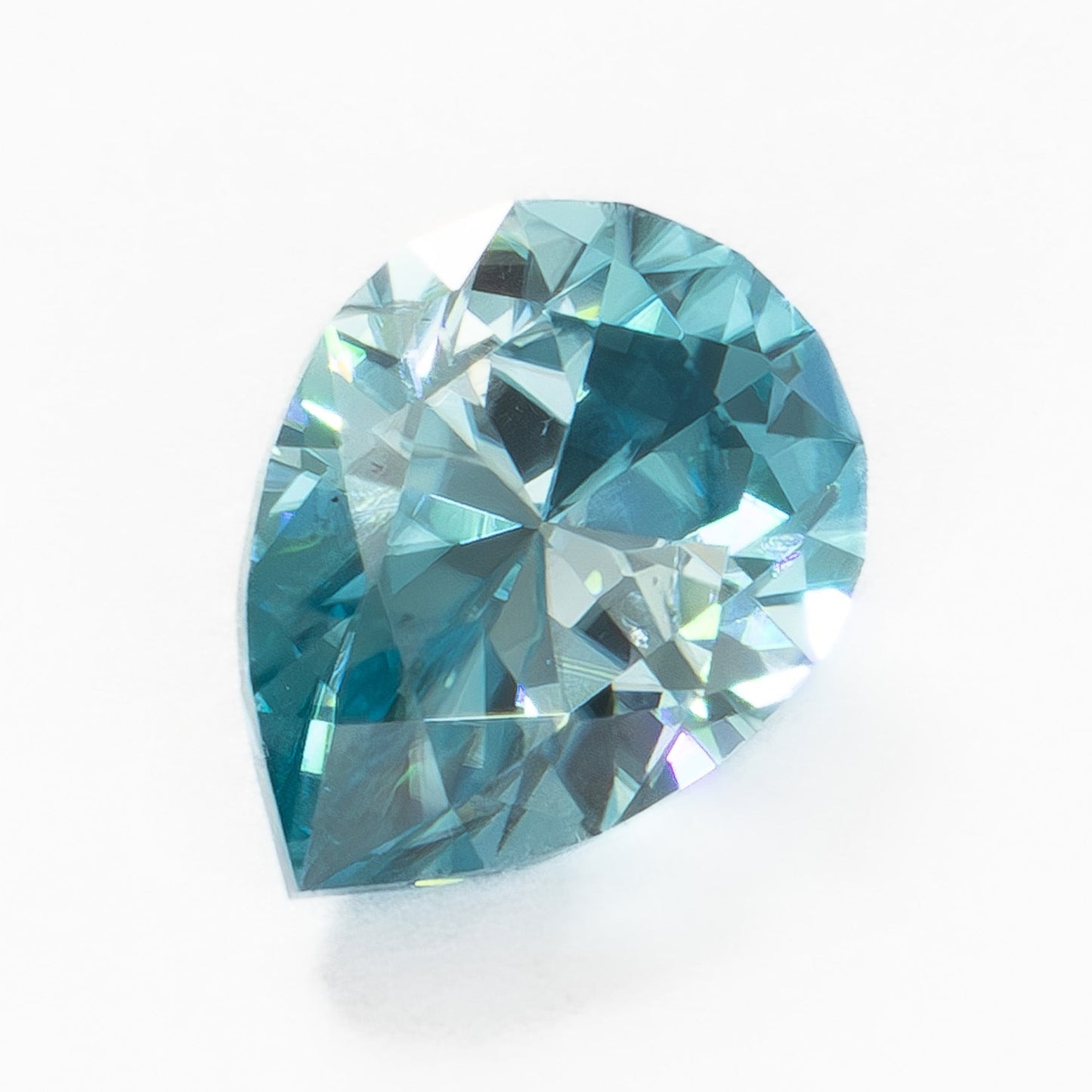 ZR0141 light blue pear cut zircon