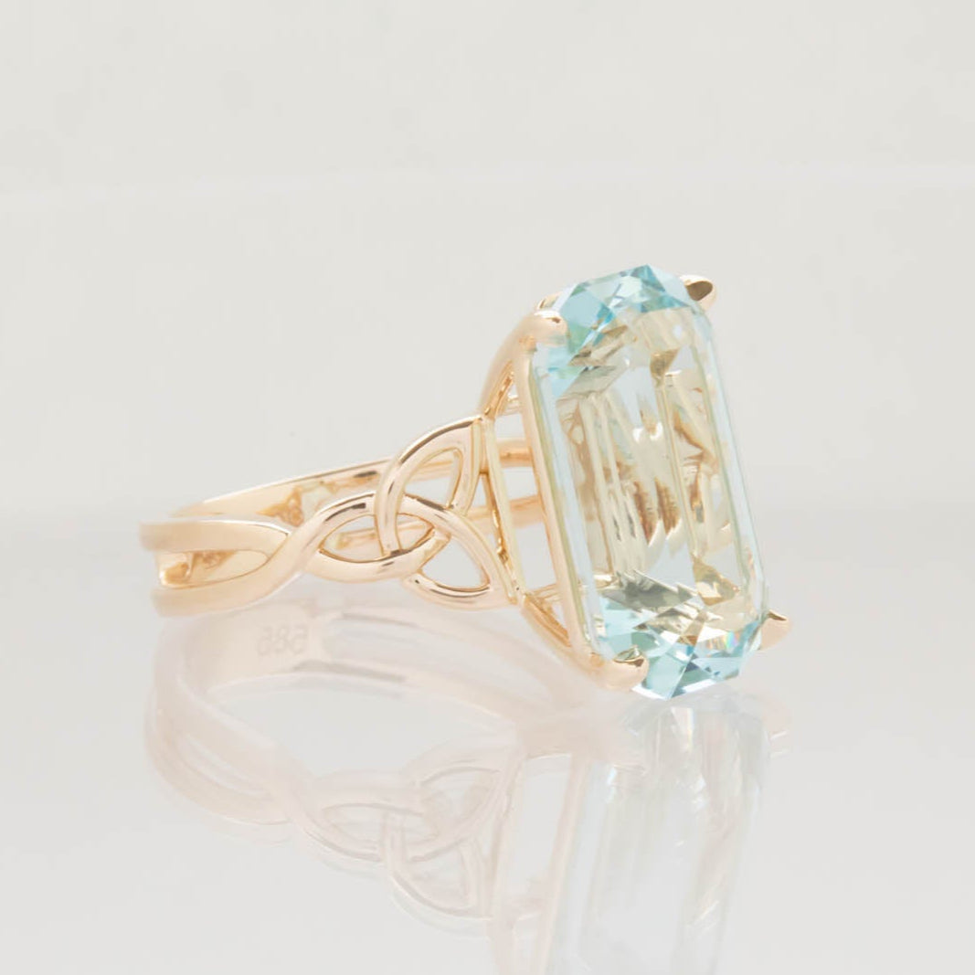 aquamarine solitaire with celtic design