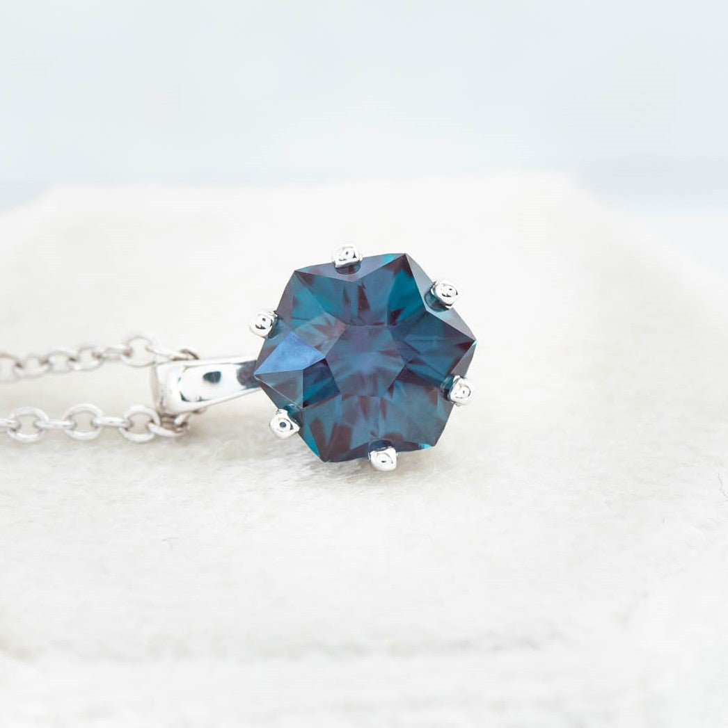 eridanus necklace in white gold with lab alexandrite