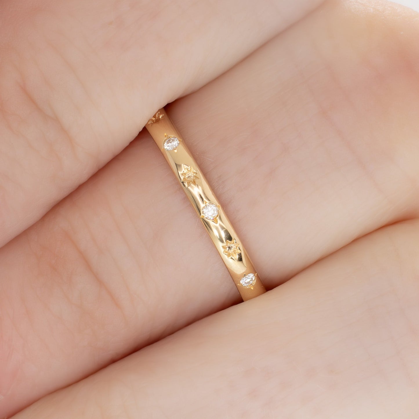 estel band with lab diamond accents in yellow gold