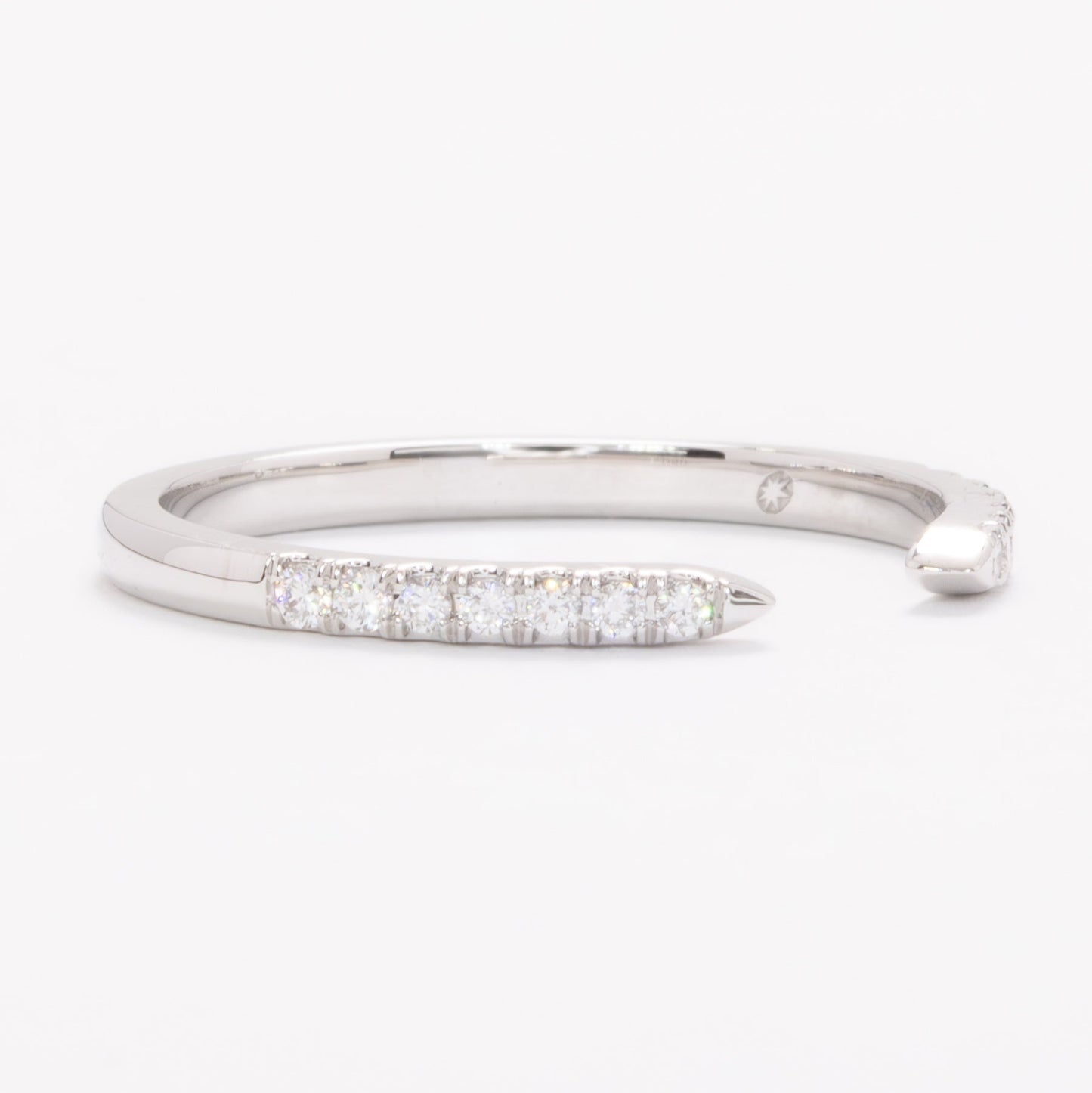juliette open band in white gold with lab diamonds