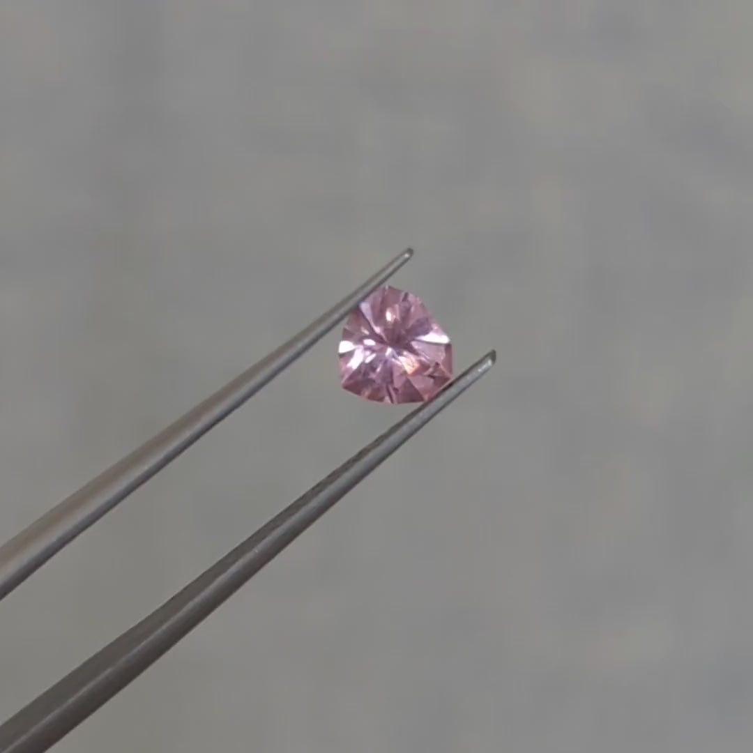 SP0104 pink spinel heart