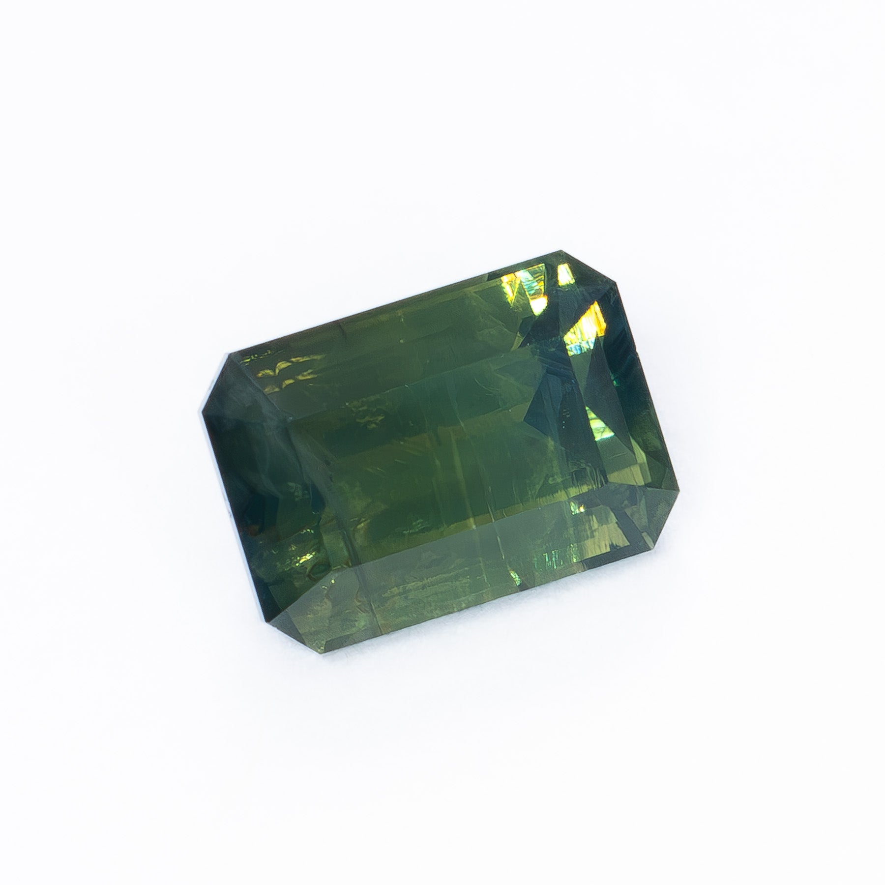 AF0114 green-yellow step cut african sapphire