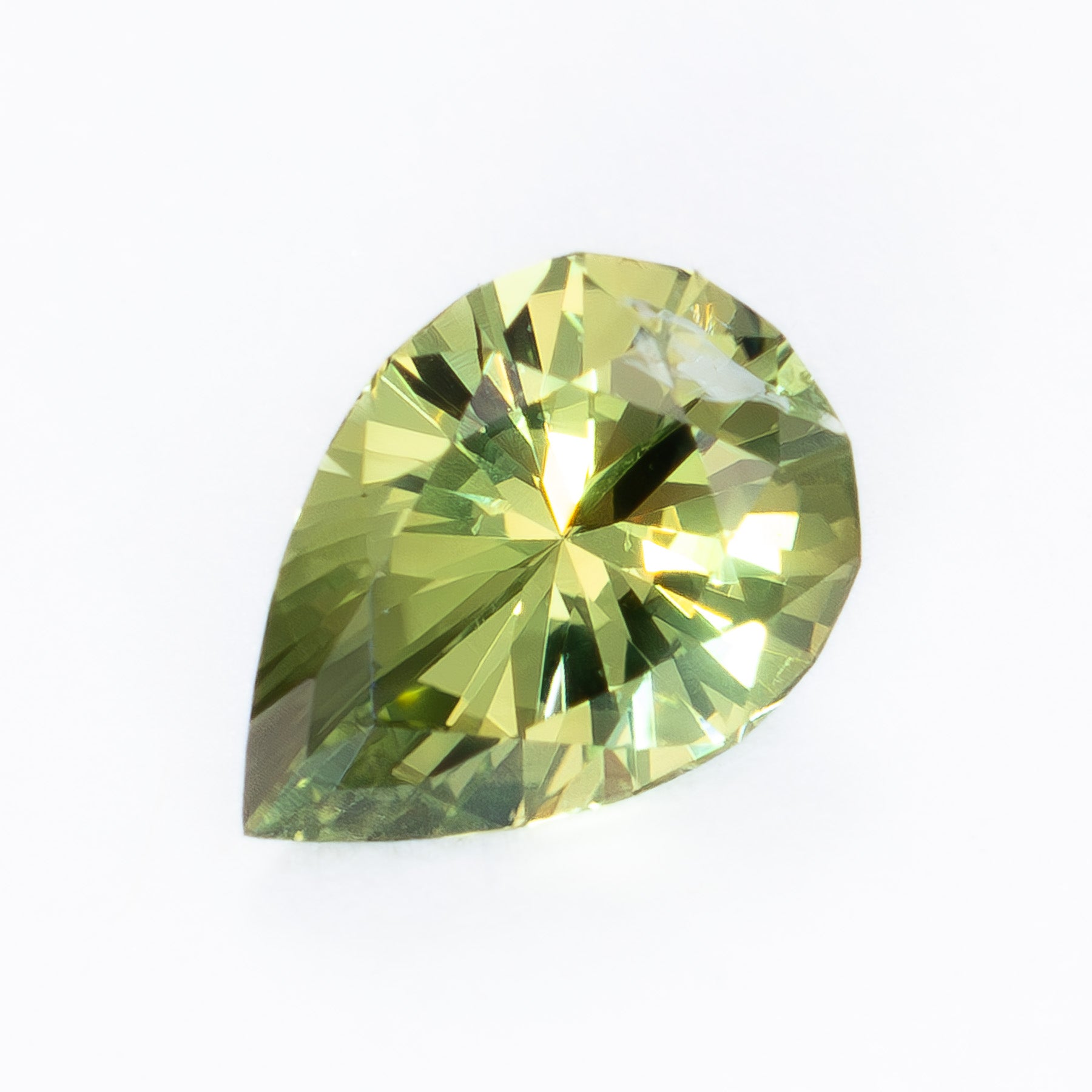 AF0124 green-yellow pear montana sapphire