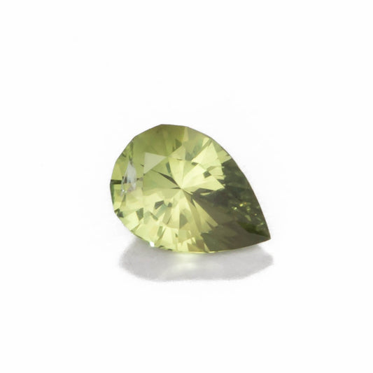 AF0124 yellow green pear african sapphire