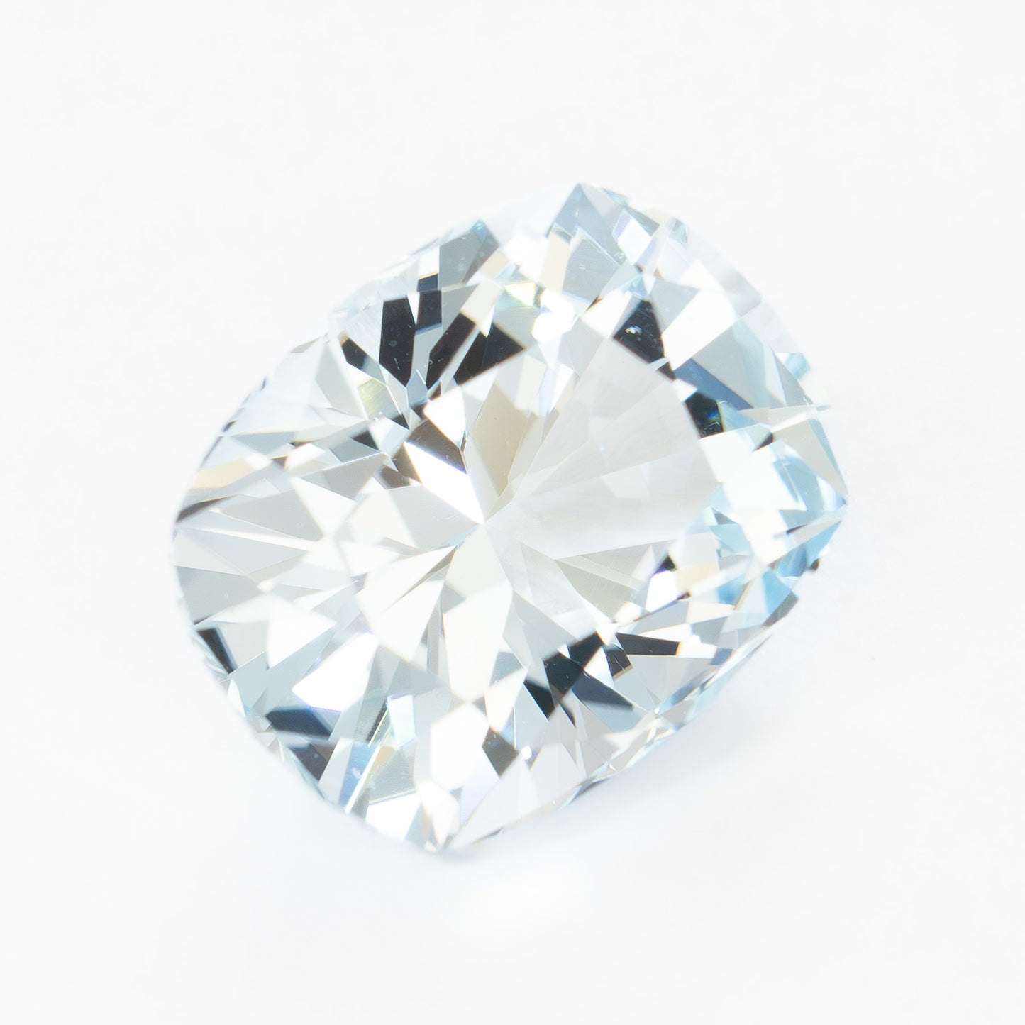 AQ0107 3.58ct elongated cushion aquamarine