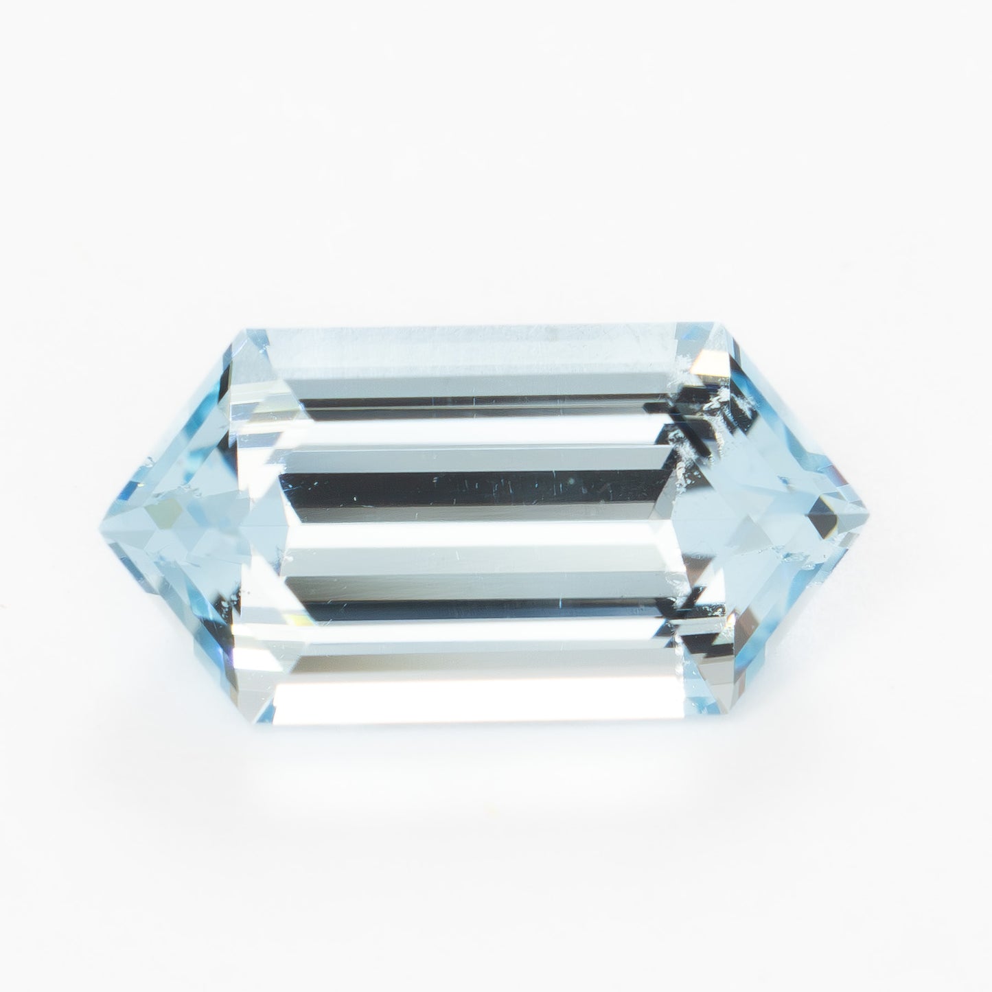 AQ0111 2.51ct dutch marquise elongated hex aquamarine