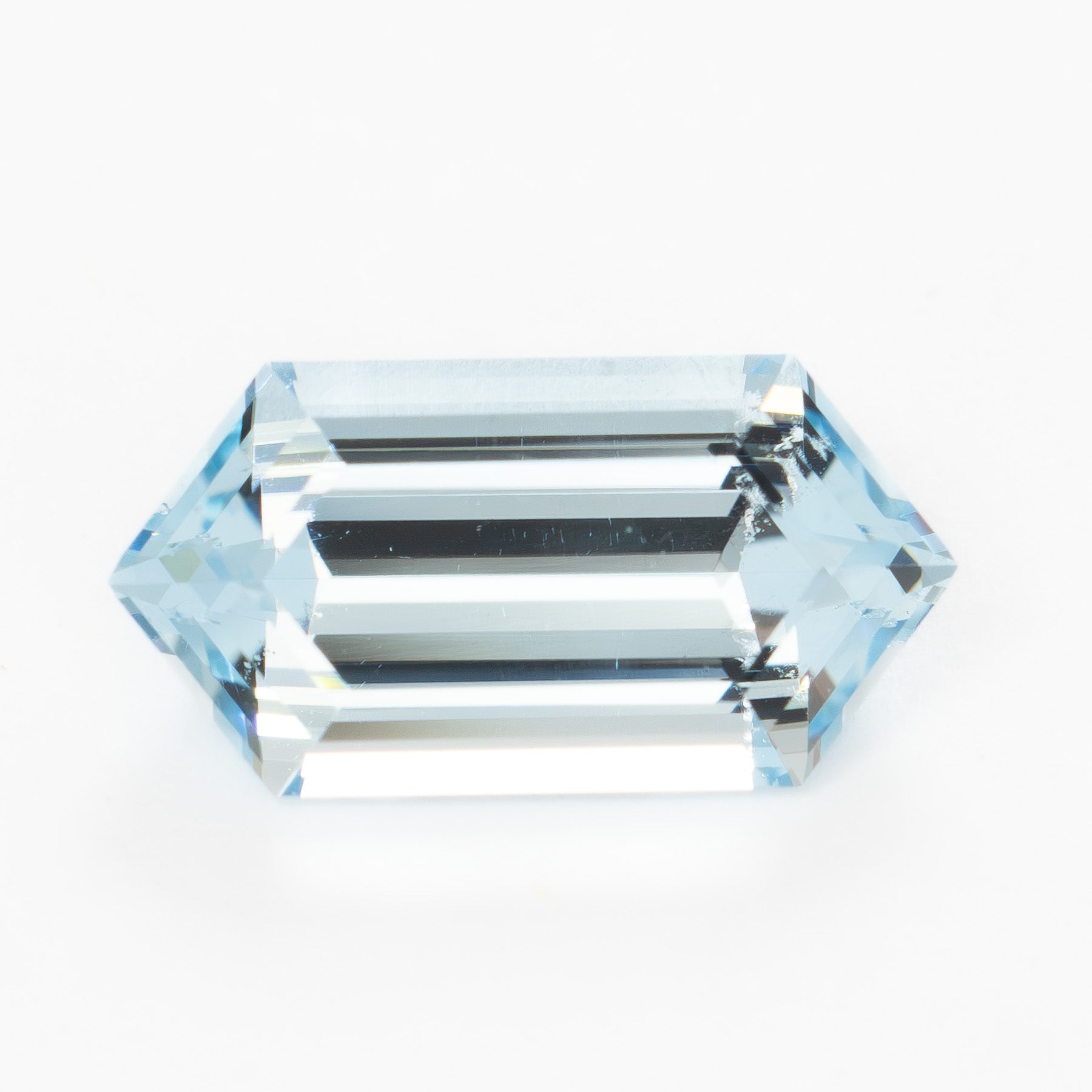 AQ0111 2.51ct dutch marquise elongated hex aquamarine