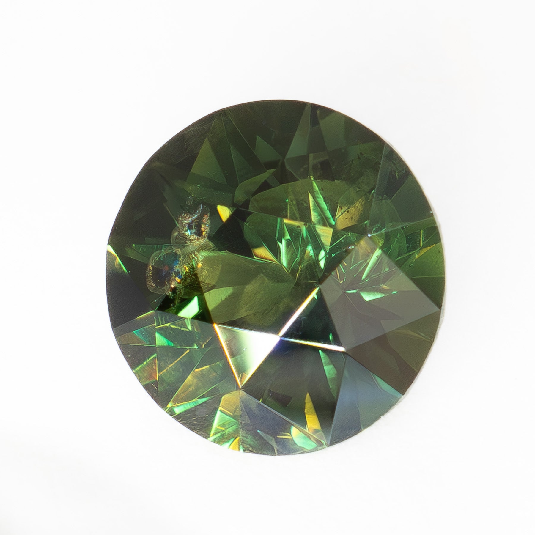 AU0105 green-yellow round australian sapphire