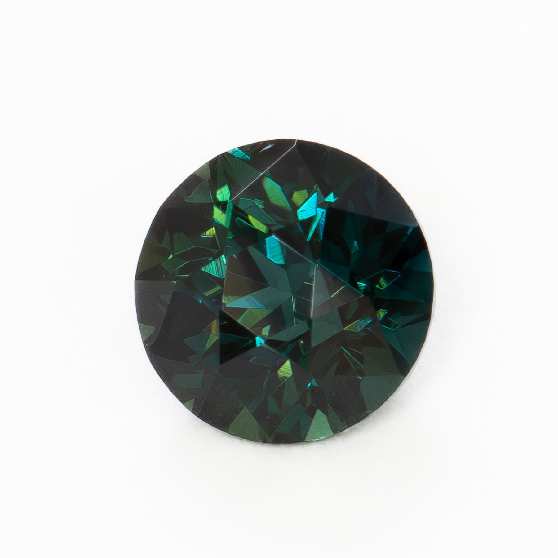 AU0124 dark teal australian sapphire round