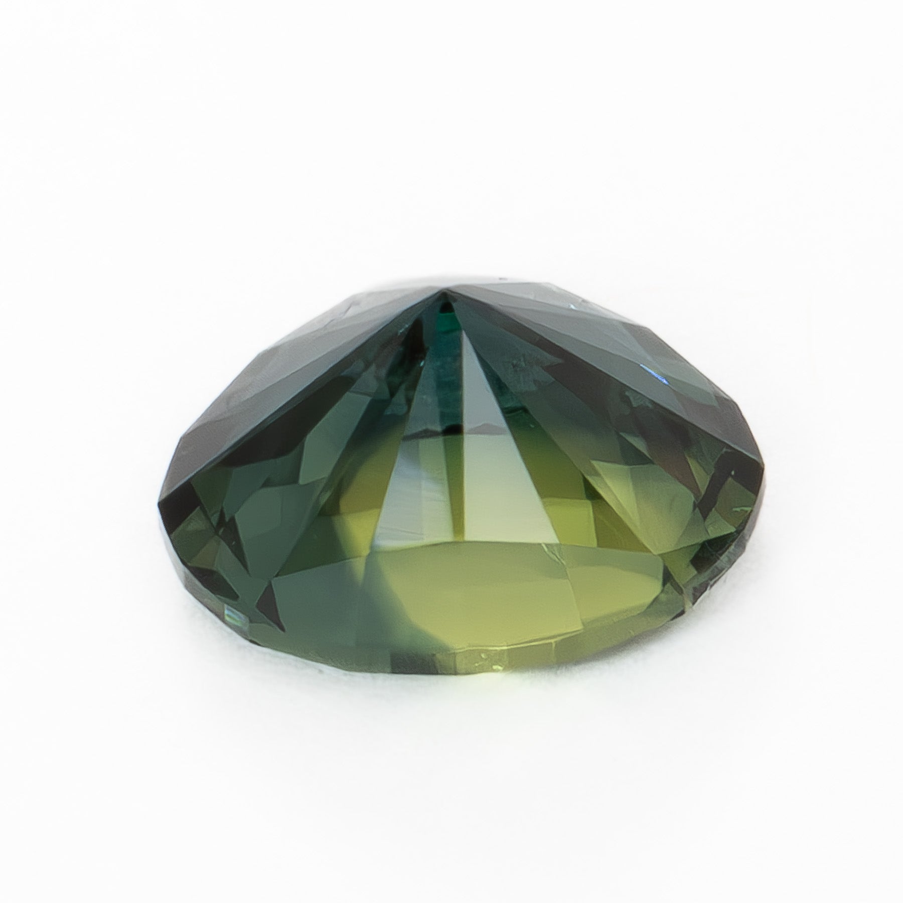 AU0141 green yellow parti color australian sapphire oval